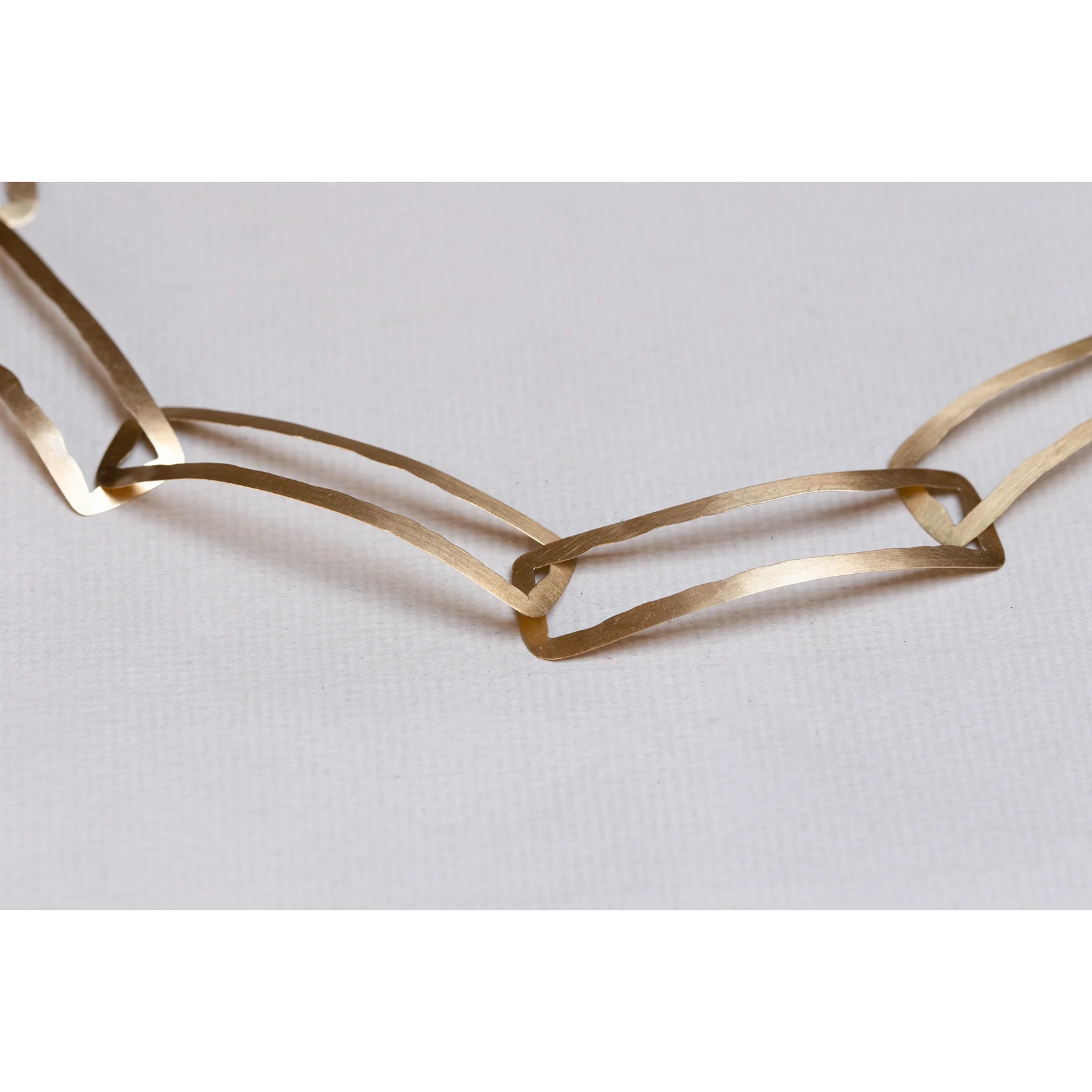 18ct Gold Hammered Necklace - Image 2