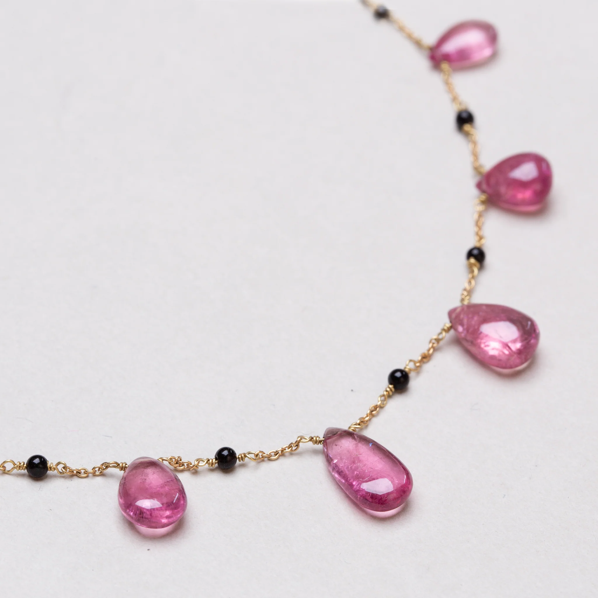 Vintage 18ct Gold Chain Necklace with Pink Quartz - Image 2