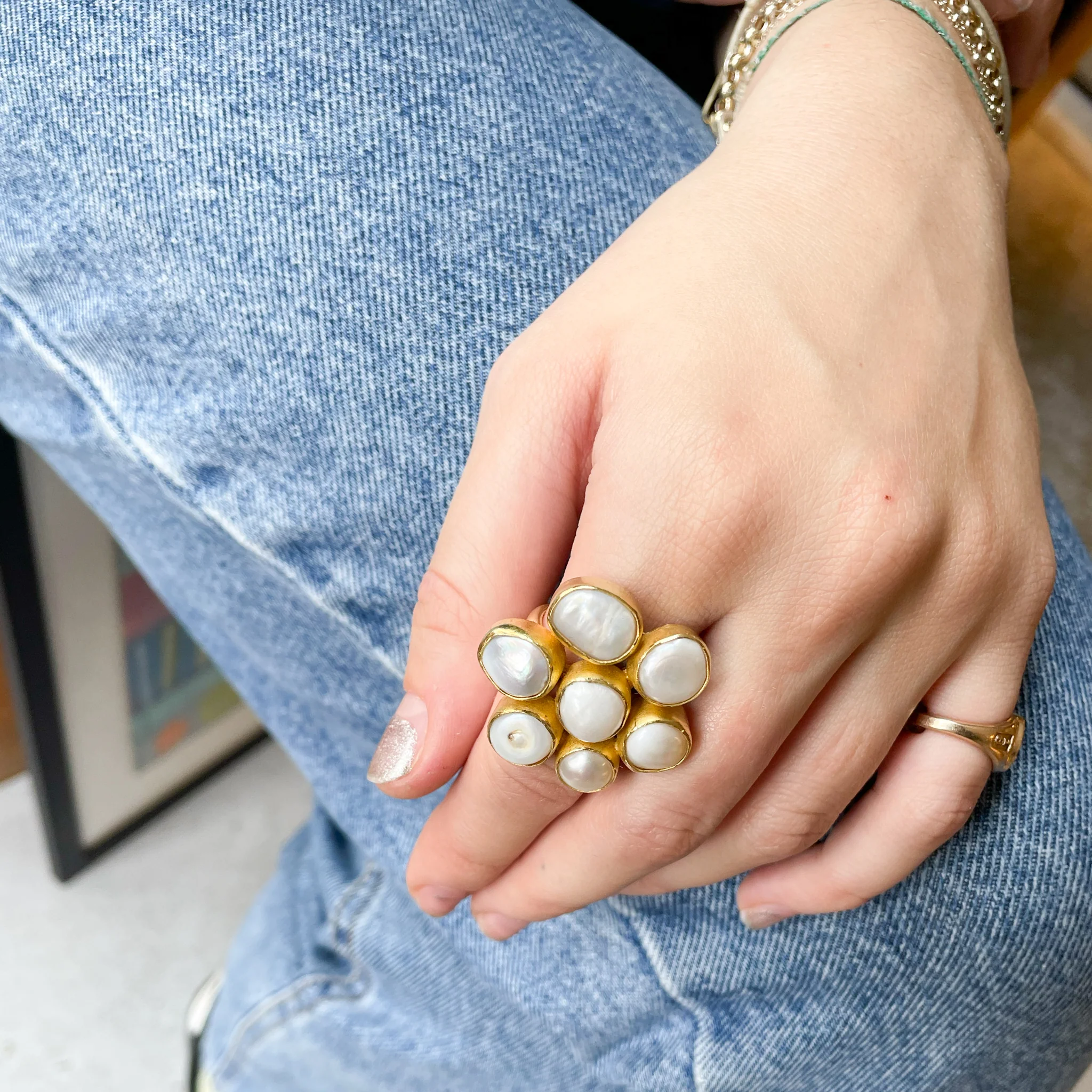 Vintage 18ct Gold Moonlight Ring with Fresh Pearls - Image 2
