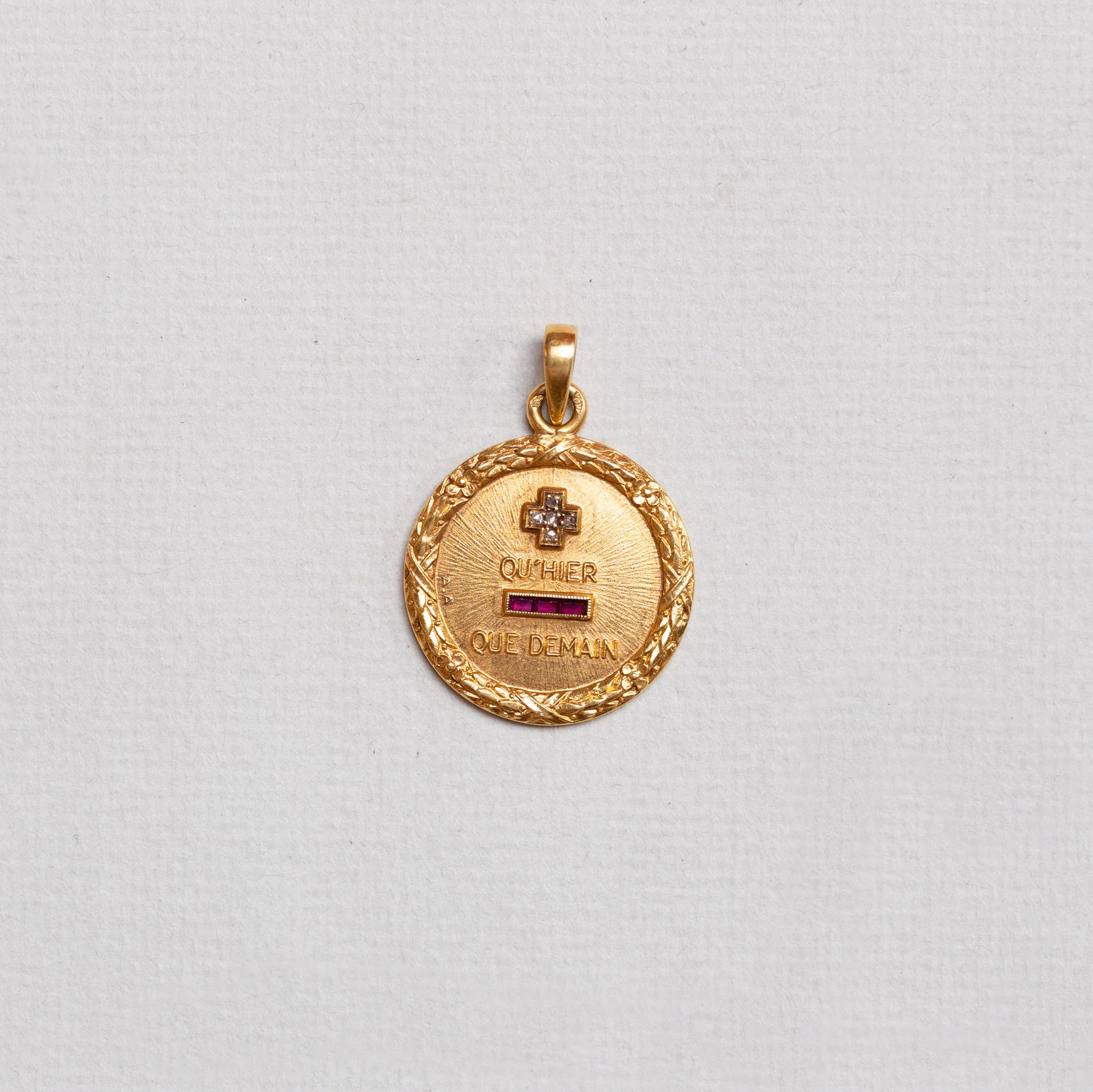 Vintage 18ct Gold Pendant with Diamonds and Rubies - Image 5