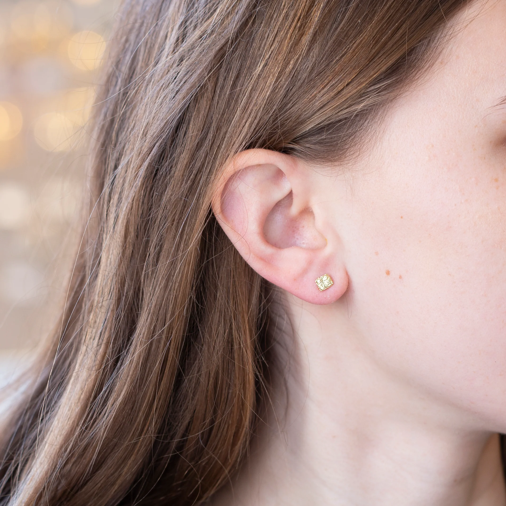18ct Gold Square Stud Earrings - Image 2