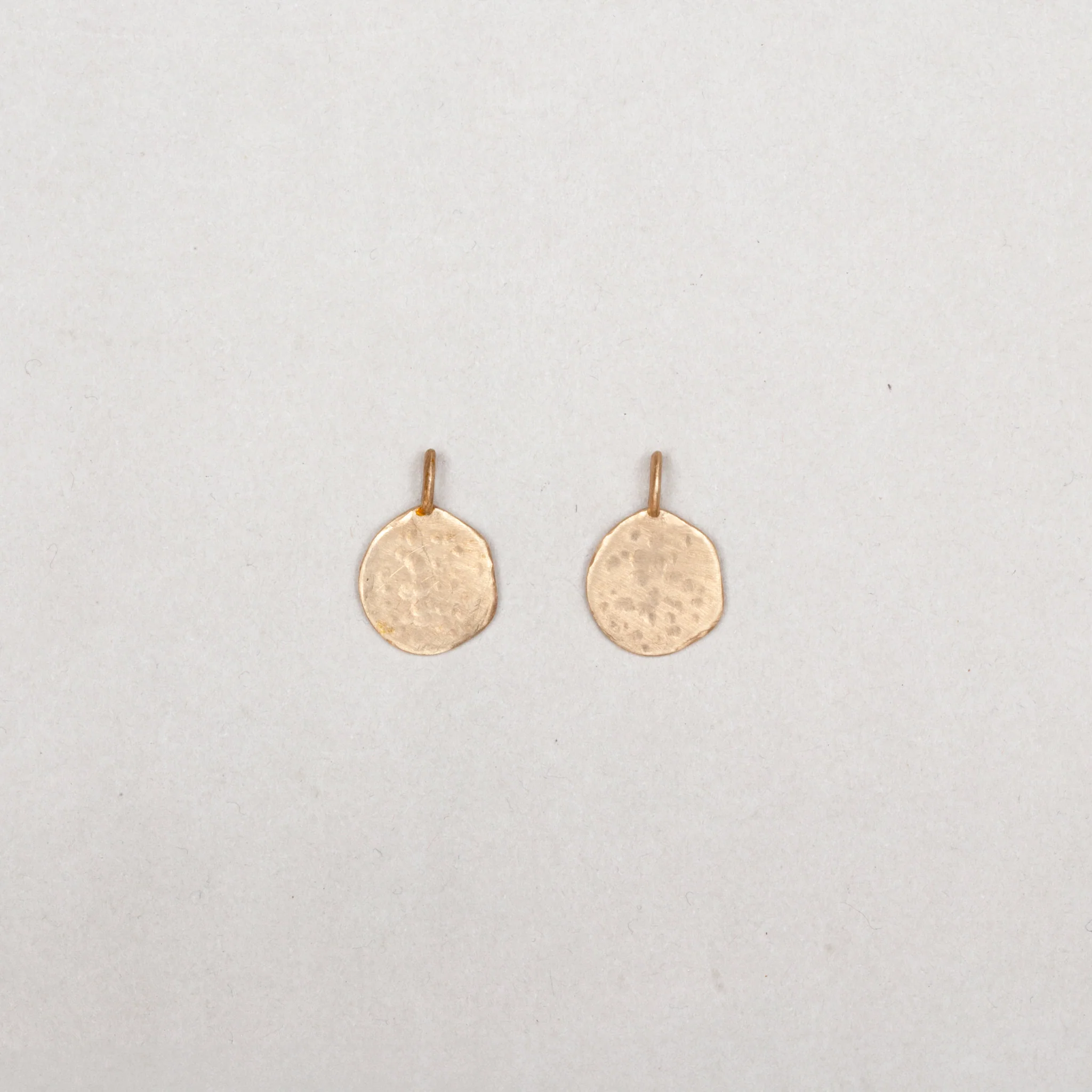 18ct Textured Gold Moon Crescent Pendant Charm - Image 5