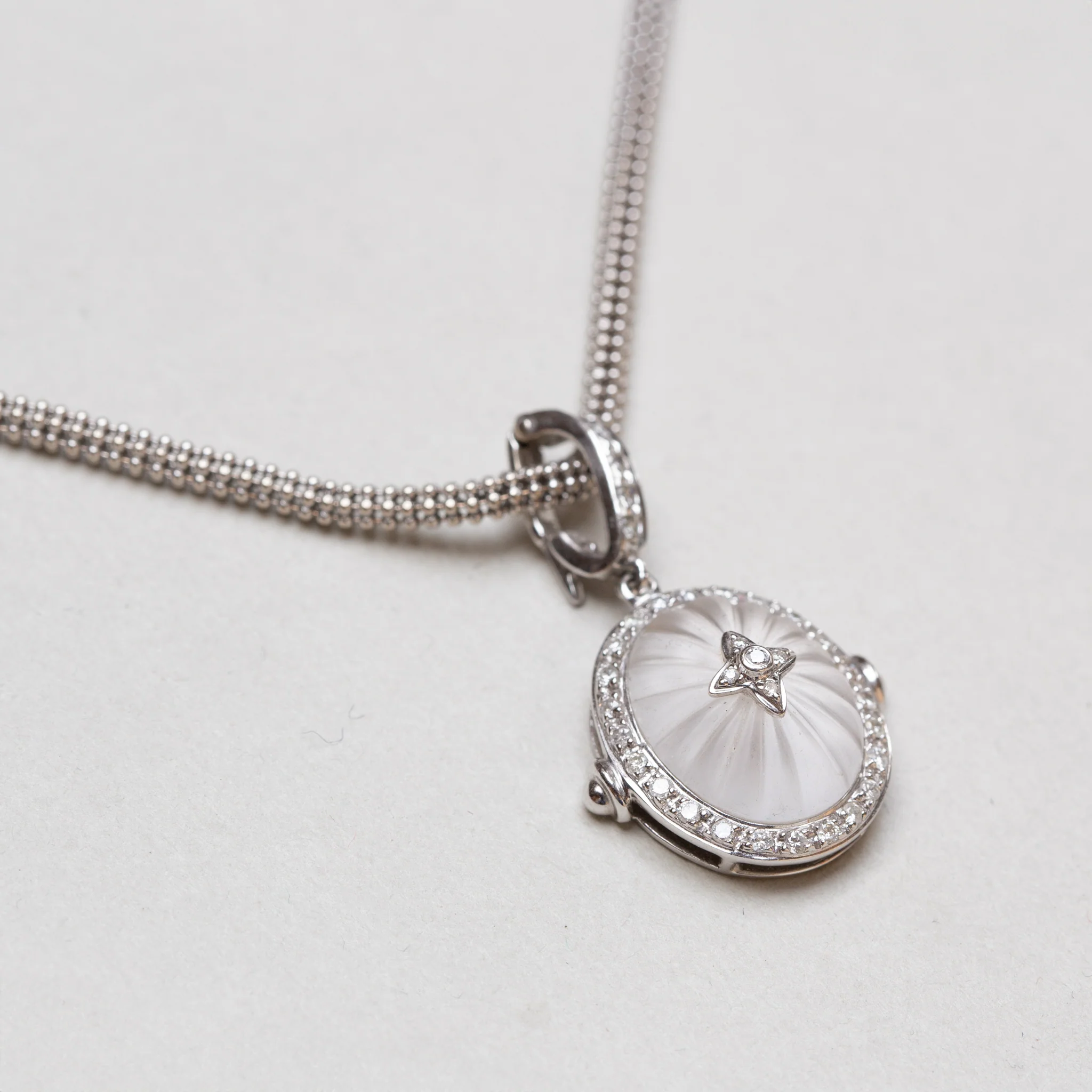 Vintage 18ct White Gold Camphor Glass Diamond Pendant Necklace - Image 2