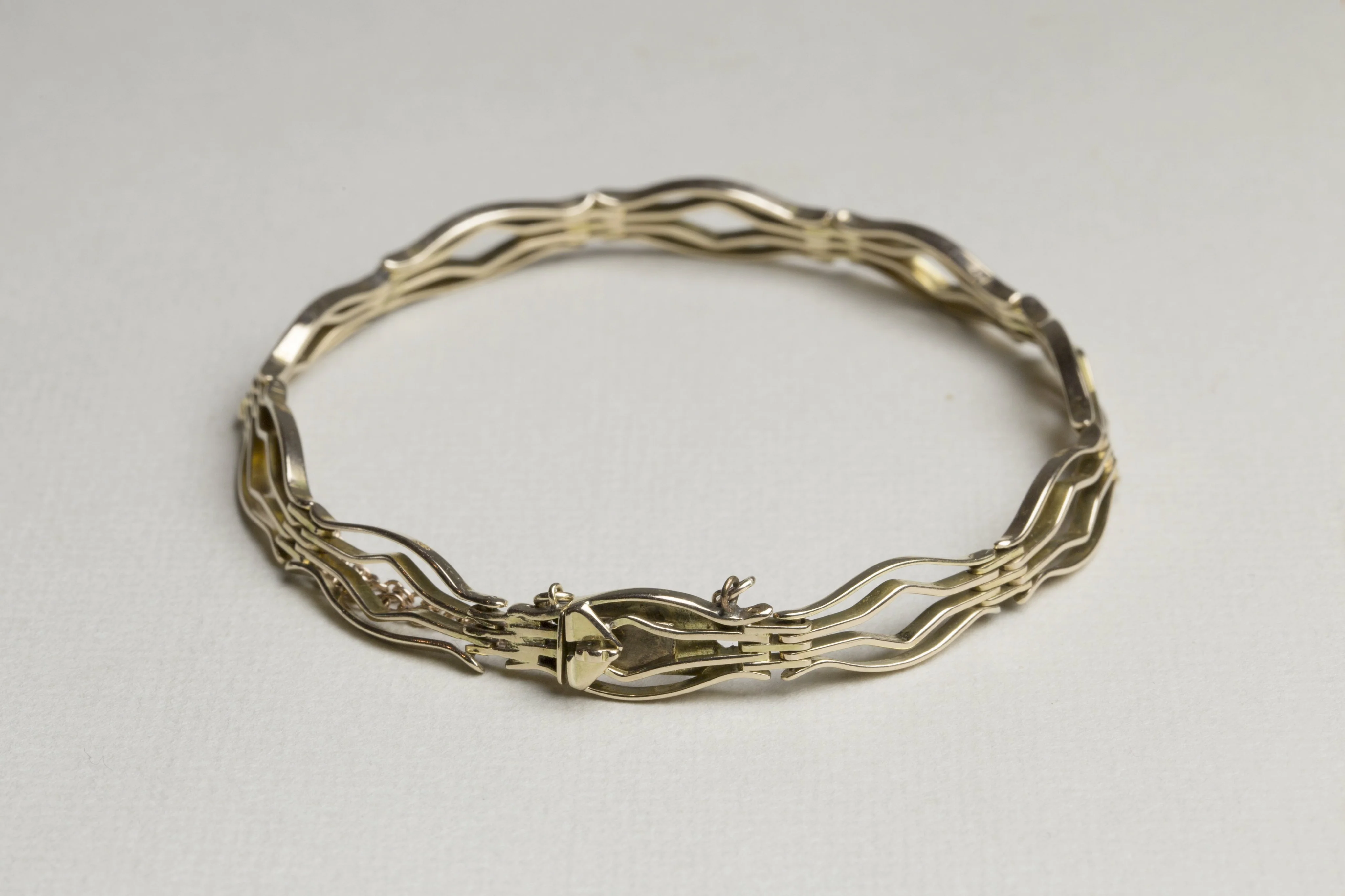 1920s Gold Vintage Bracelet - Image 3
