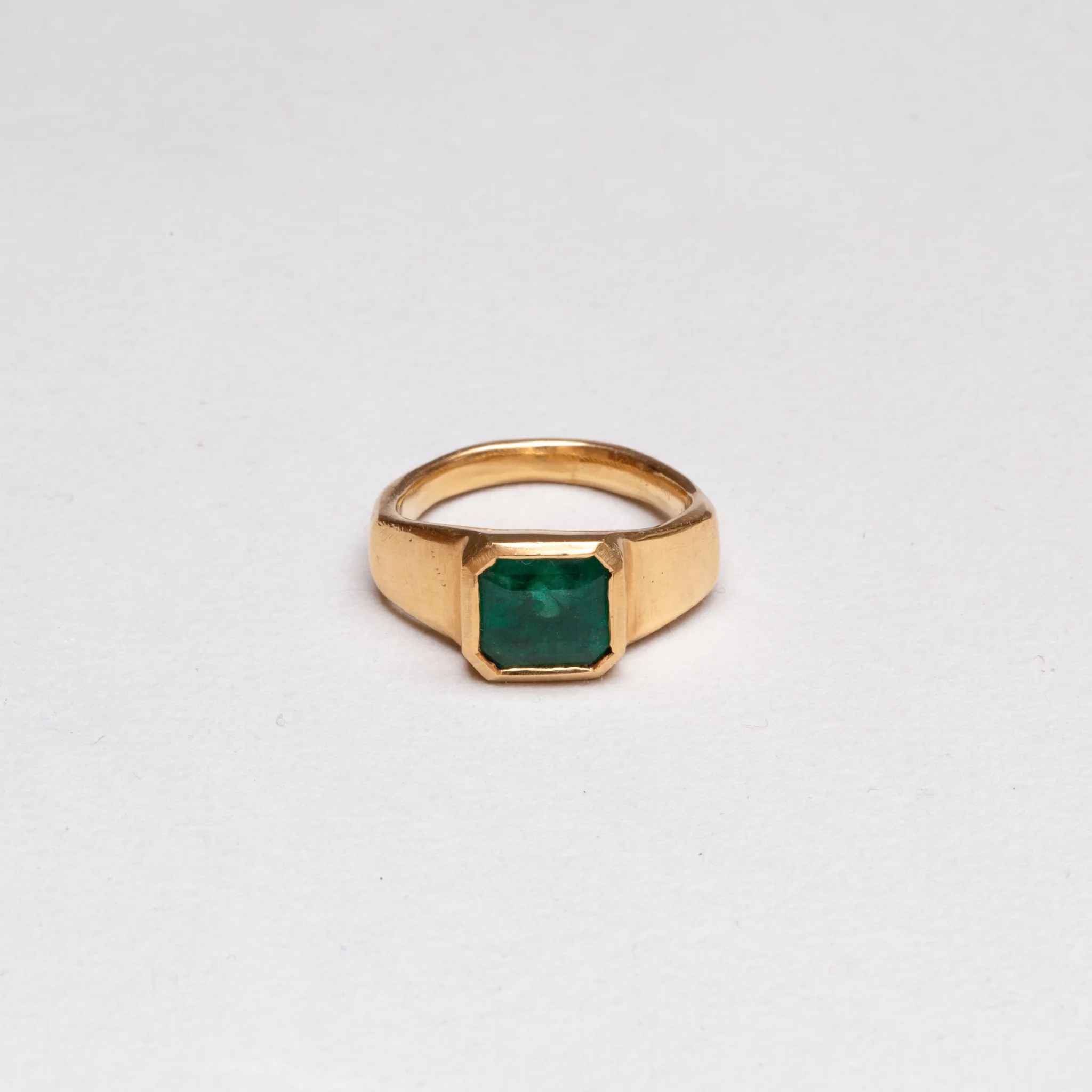 22ct Gold Emerald Ring - Image 3