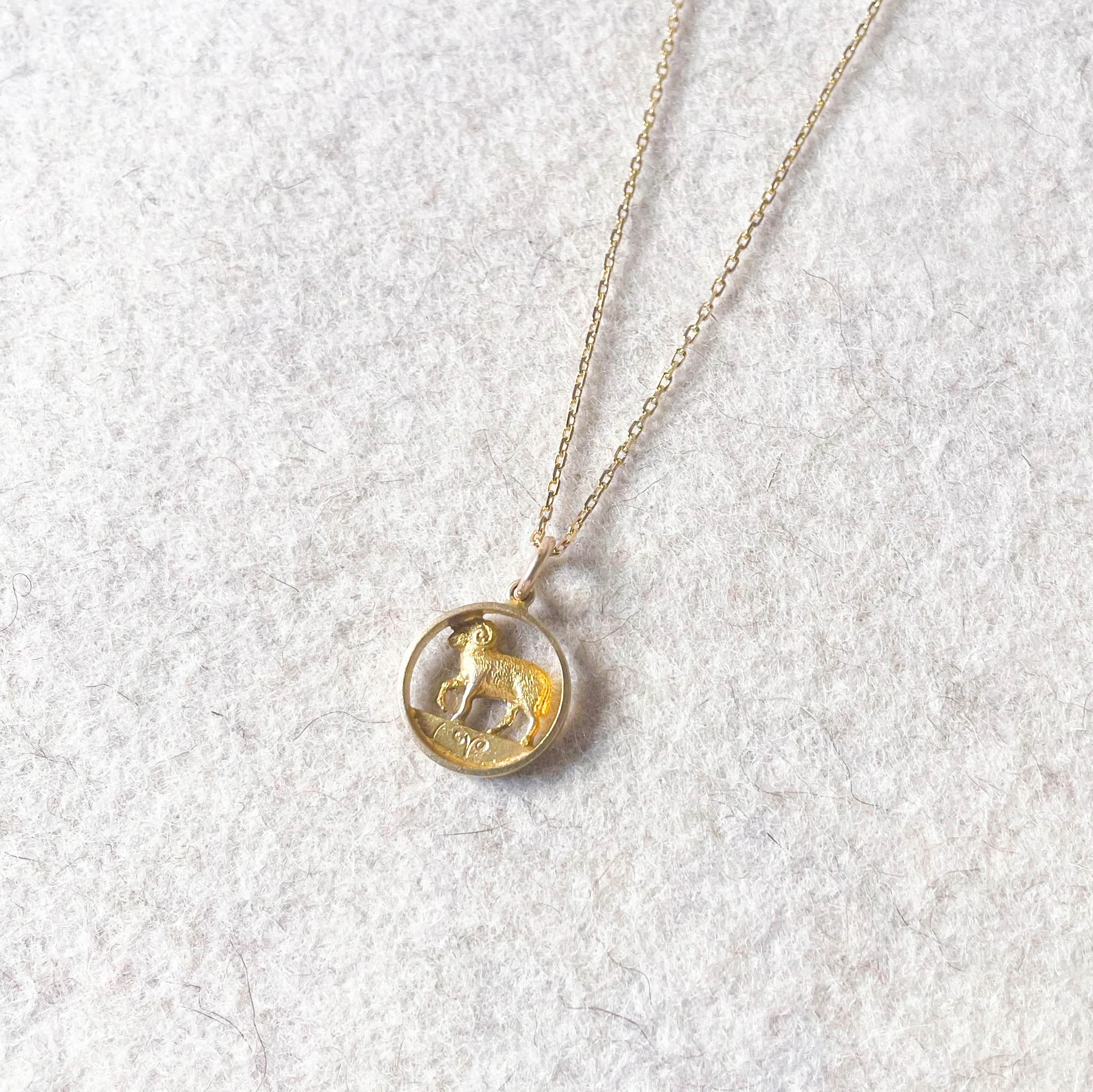 Vintage 9ct Gold Aries Pendant Charm - Image 3