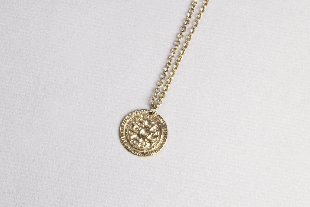9ct Gold Medal Necklace - Image 2