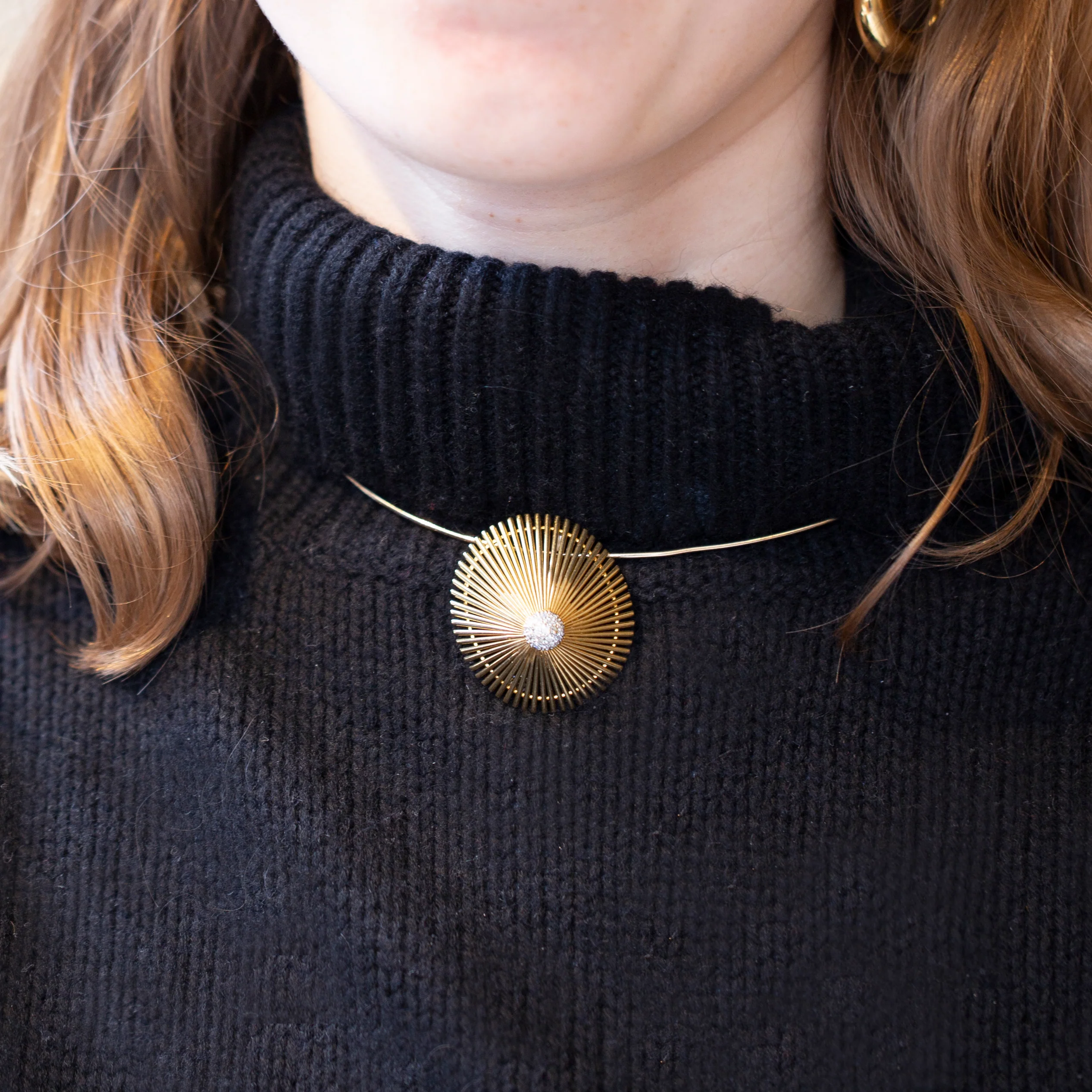 9ct Gold Torque - Image 4