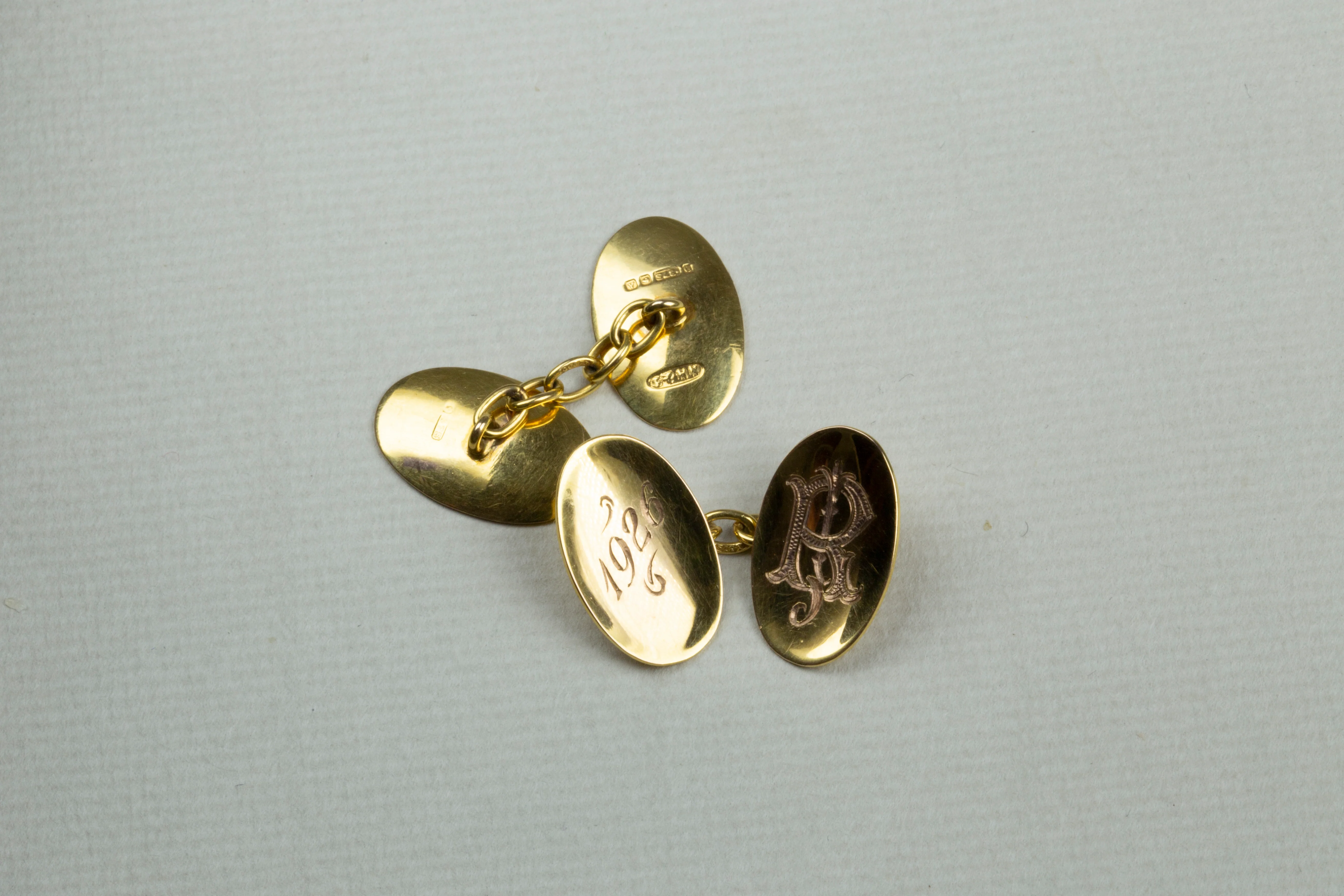 9ct Gold Vintage Cufflink "R" - Image 3