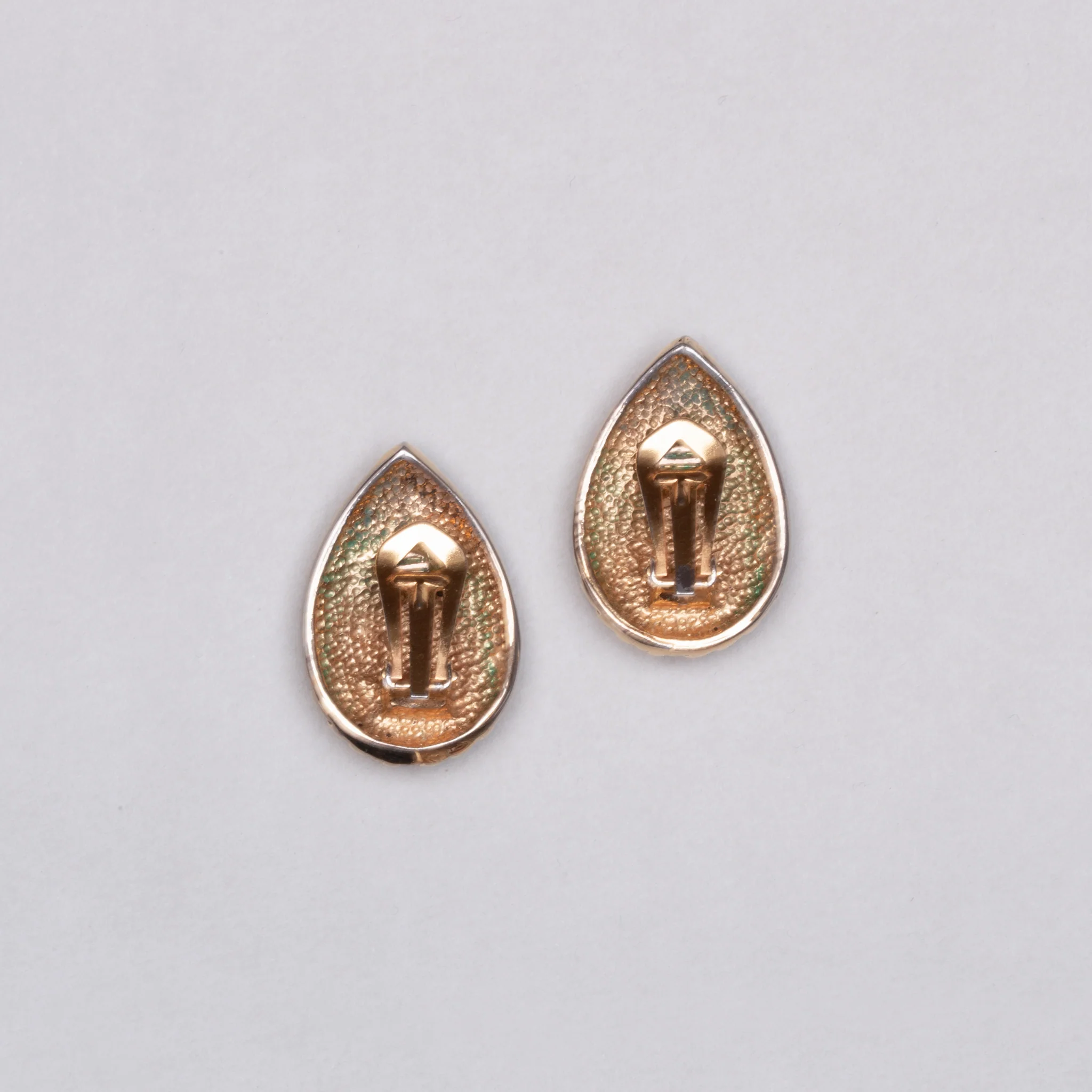 Vintage Alexandre de Paris Gold Clip-on Earrings - Image 2