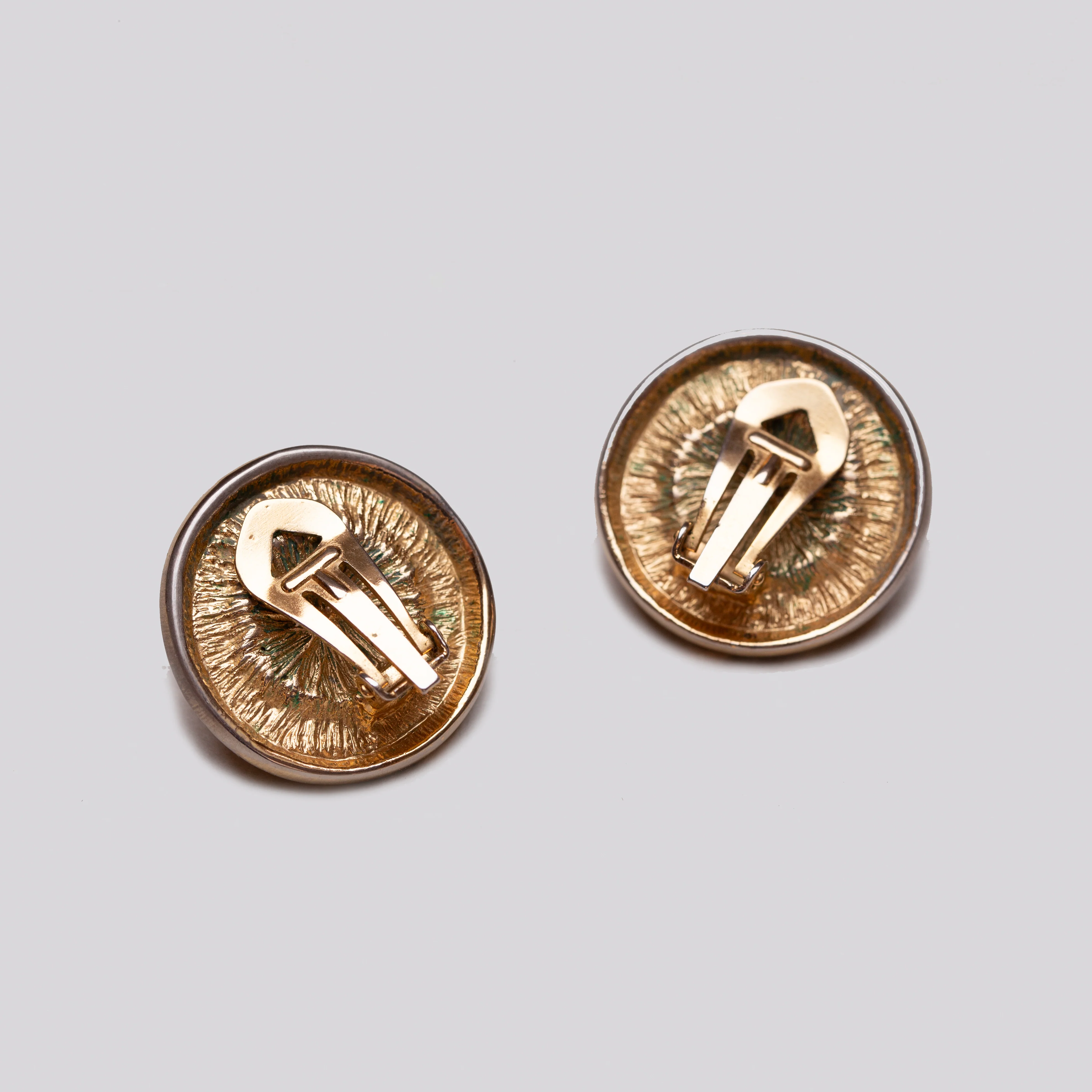 Vintage Alexandre de Paris Gold Clip-on Earrings with Pearl - Image 3
