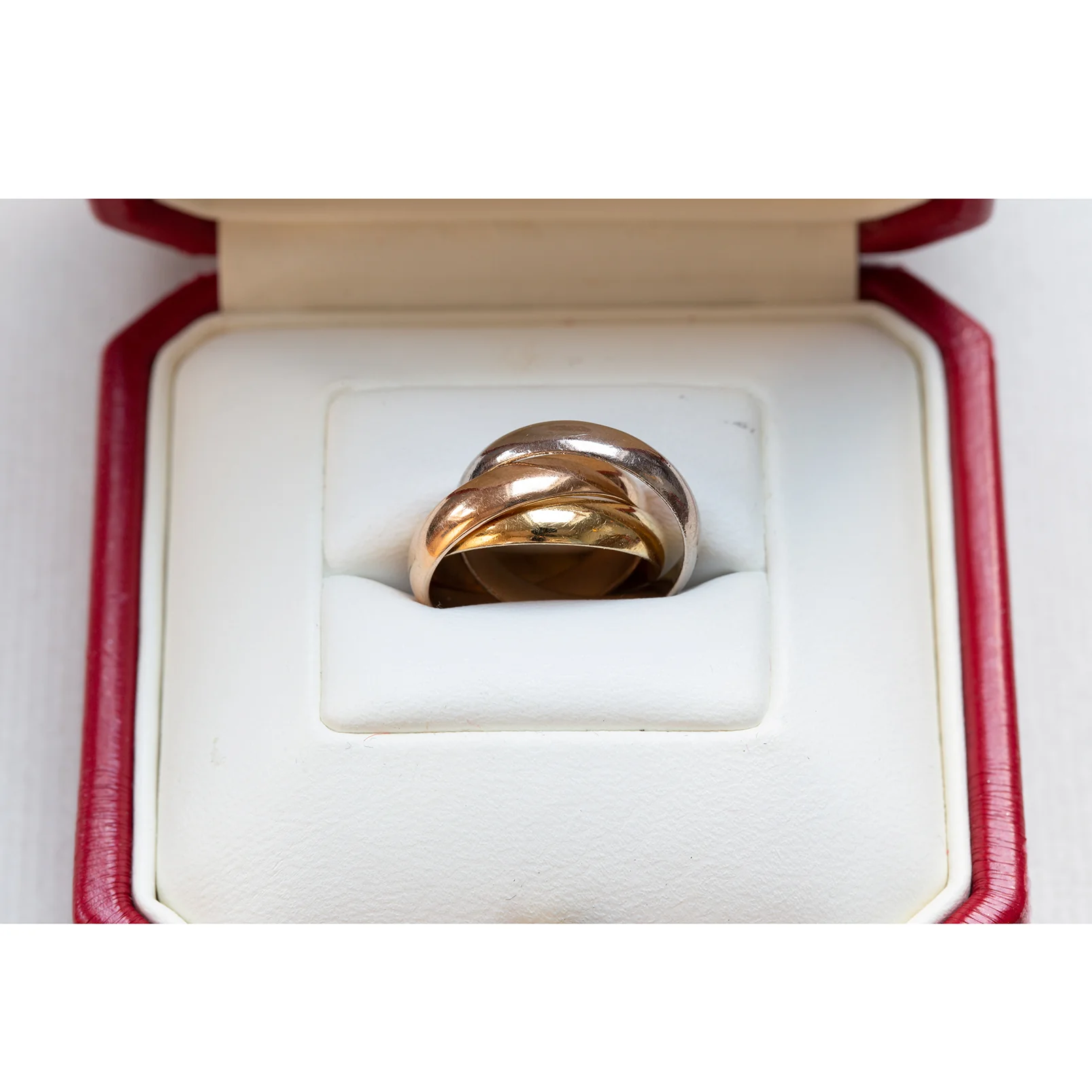 Cartier Trinity Ring in 3 Golds - Image 4
