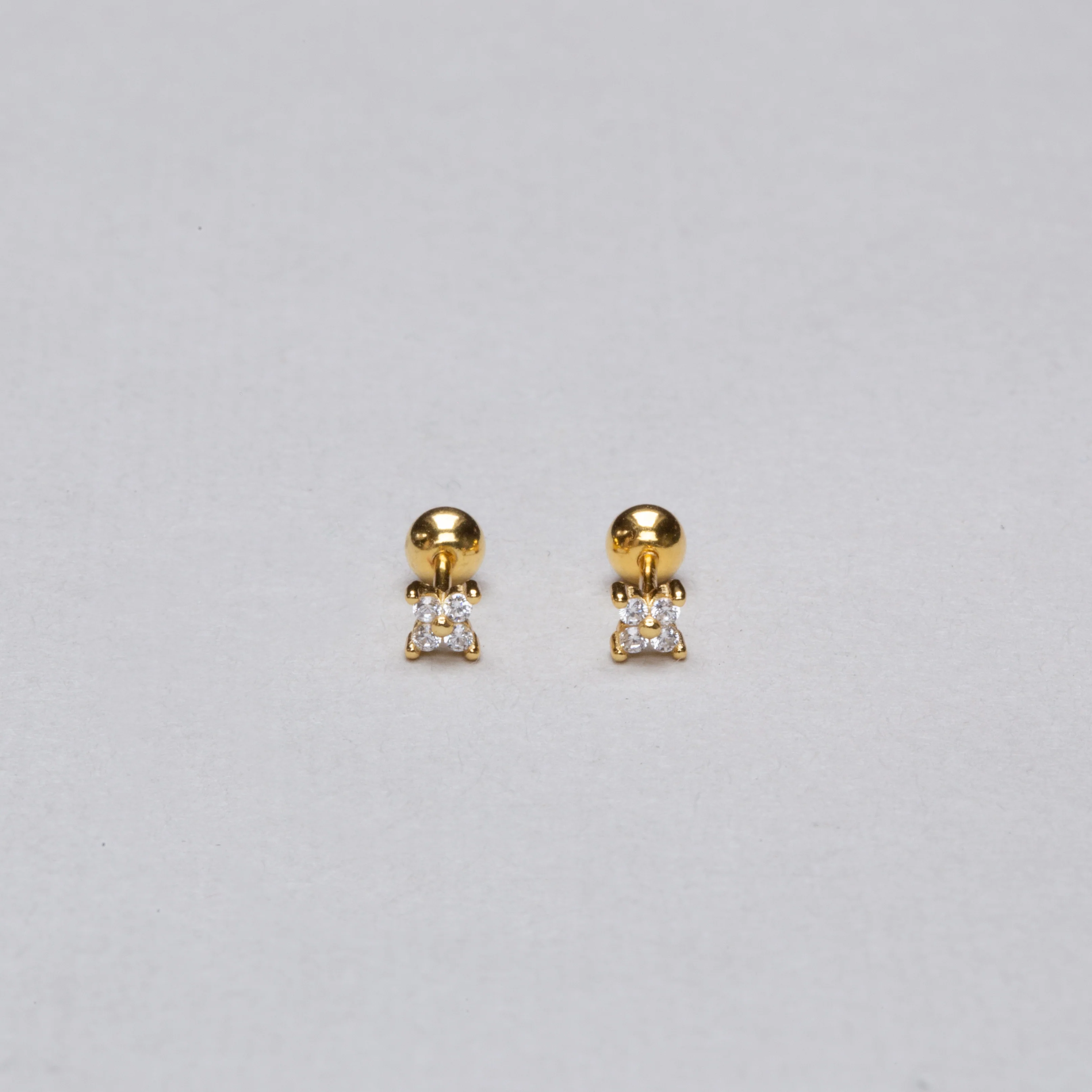 Gold-plated Zirconia Flower Stud Cartilage Earring - Image 3