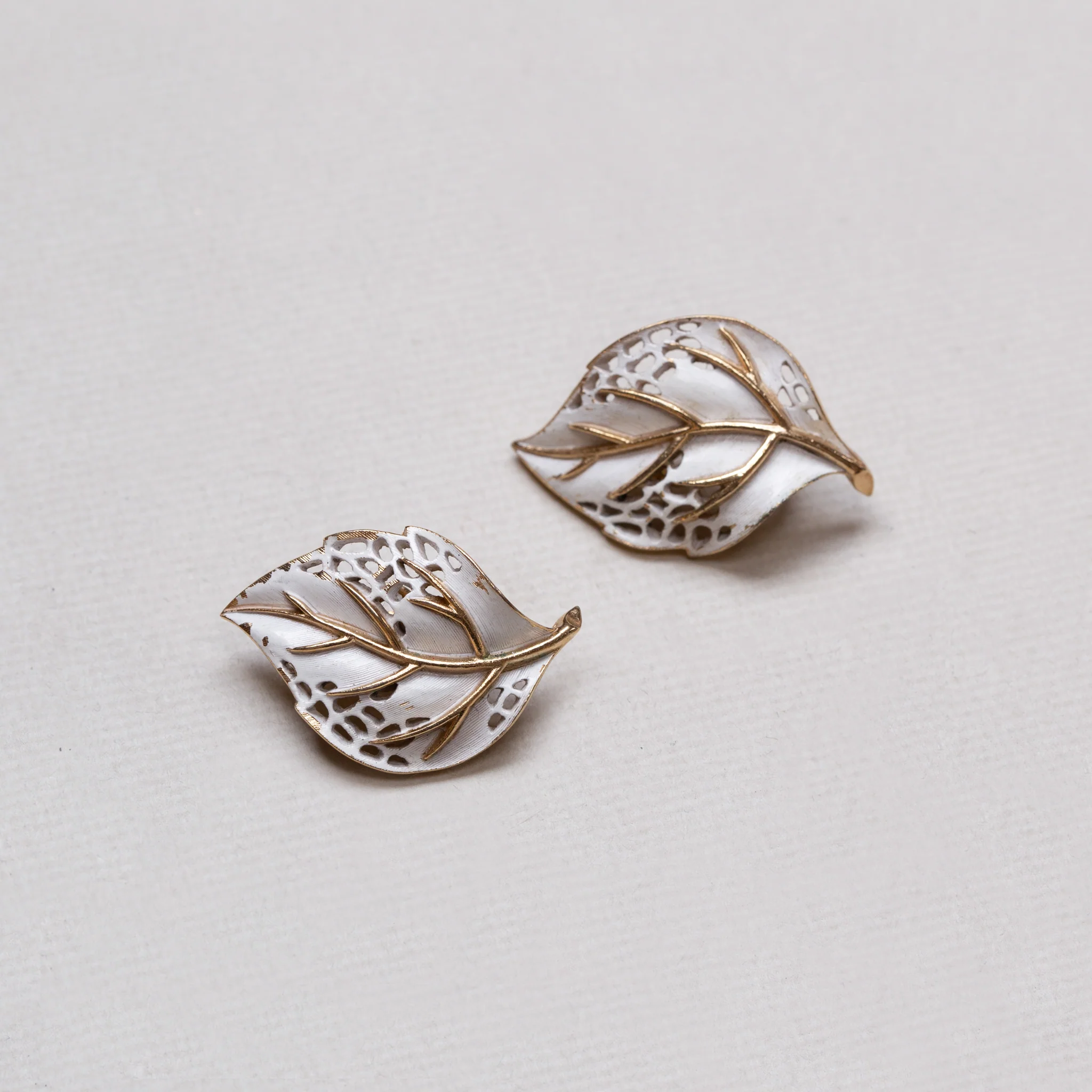 Vintage Trifari Cut-out Leaf Clip-on Earrings - Image 3