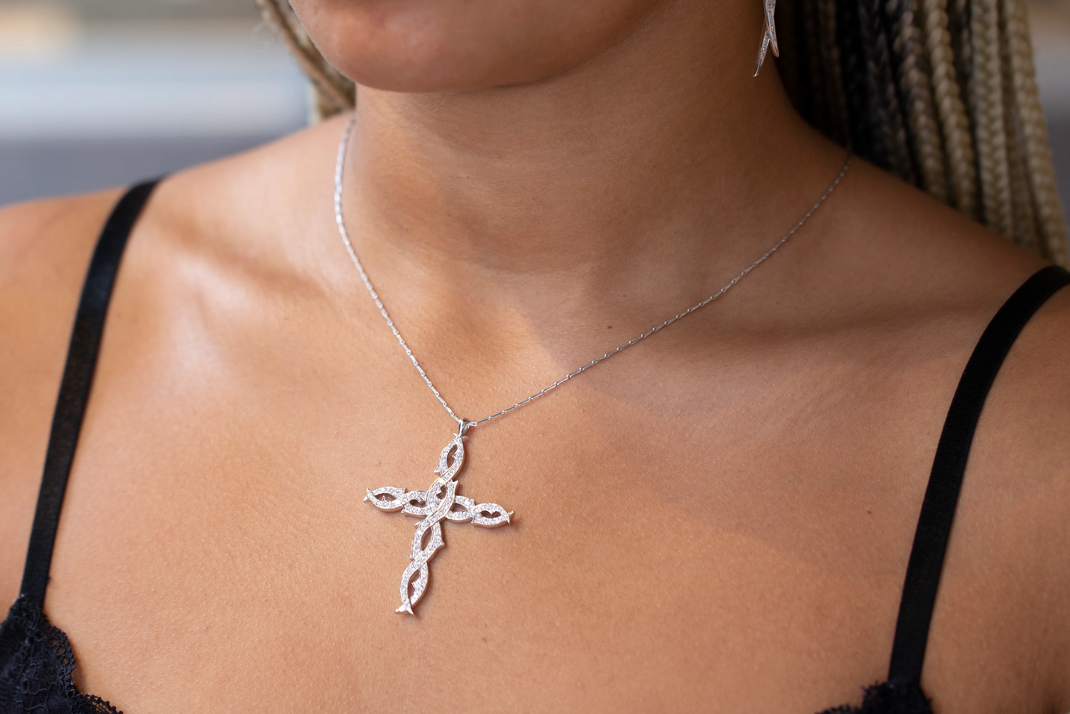 Diamond Cross Pendant in White Gold - Image 3