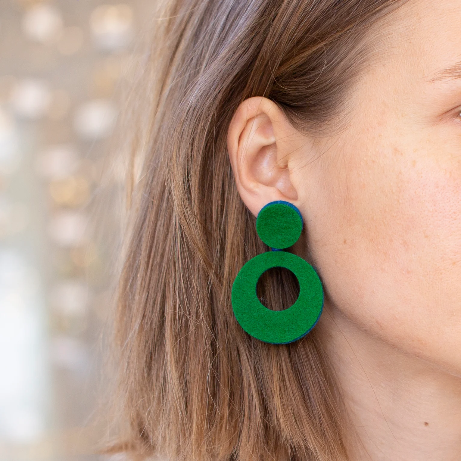 Felt Circle Stud Earrings [Blue/Red/Green] - Image 4