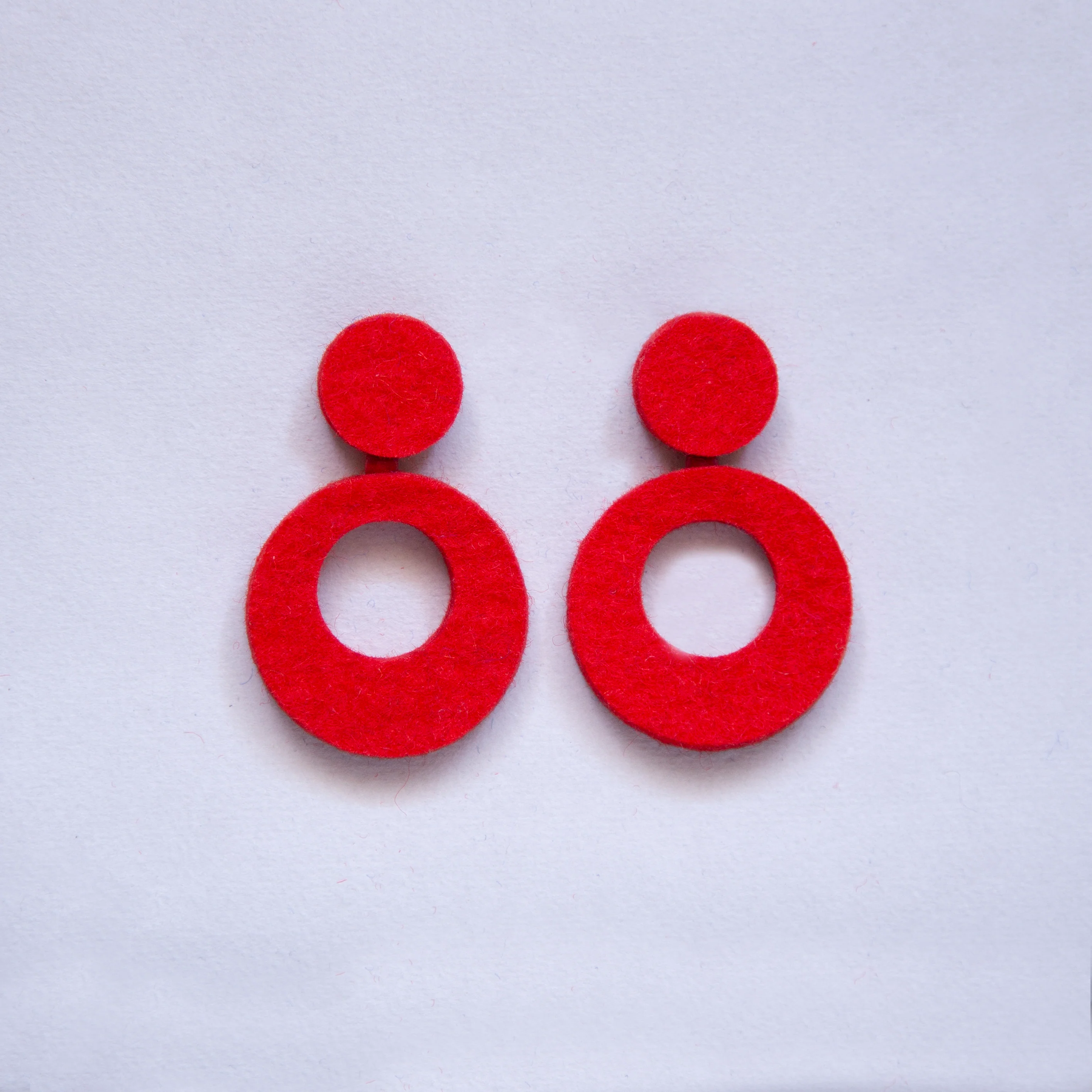Felt Circle Stud Earrings [Blue/Red/Green] - Image 7