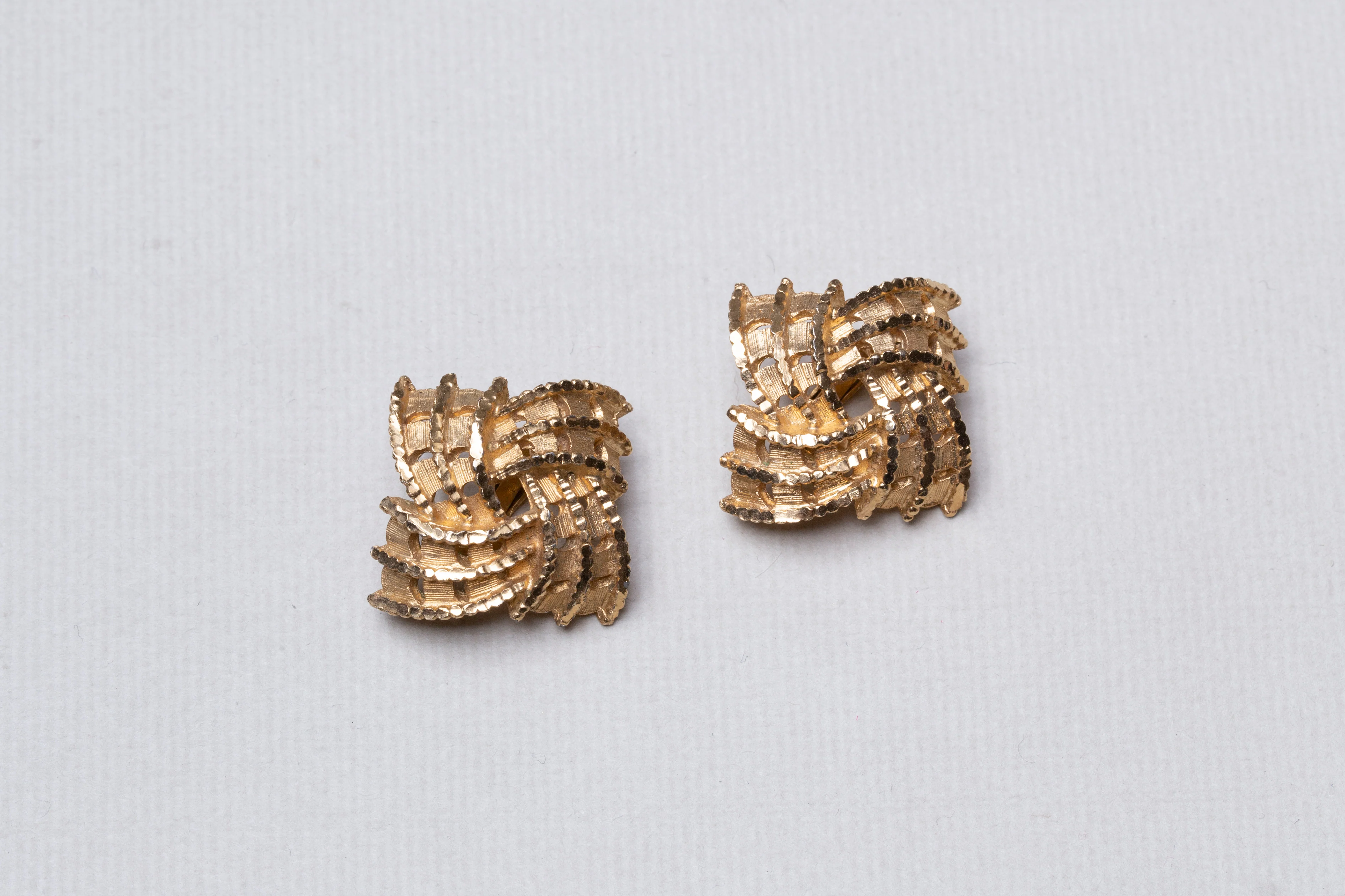 Vintage Gold Square Clip-on Earrings - Image 2