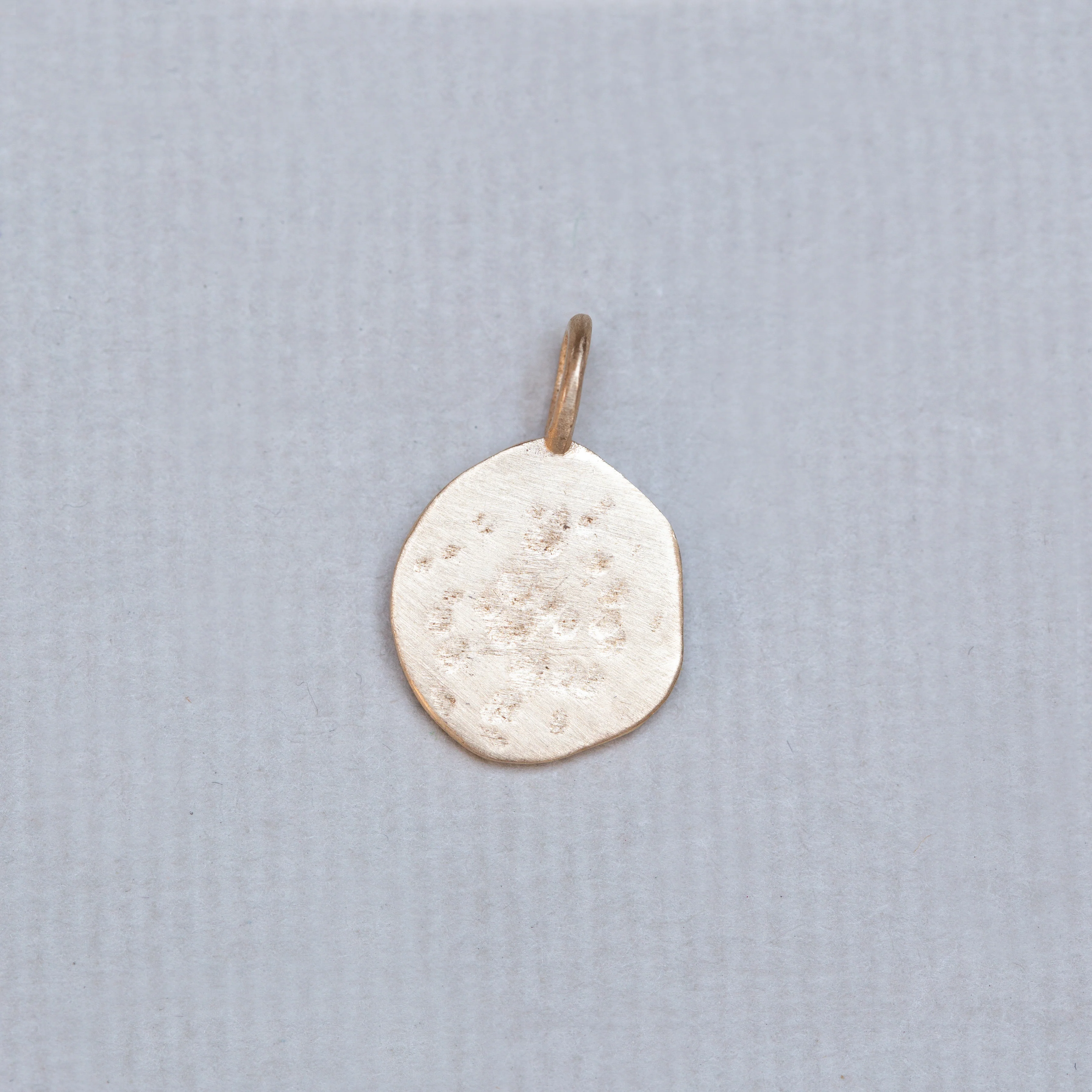 18ct Textured Gold Moon Crescent Charm with Blue Sapphire - Image 4