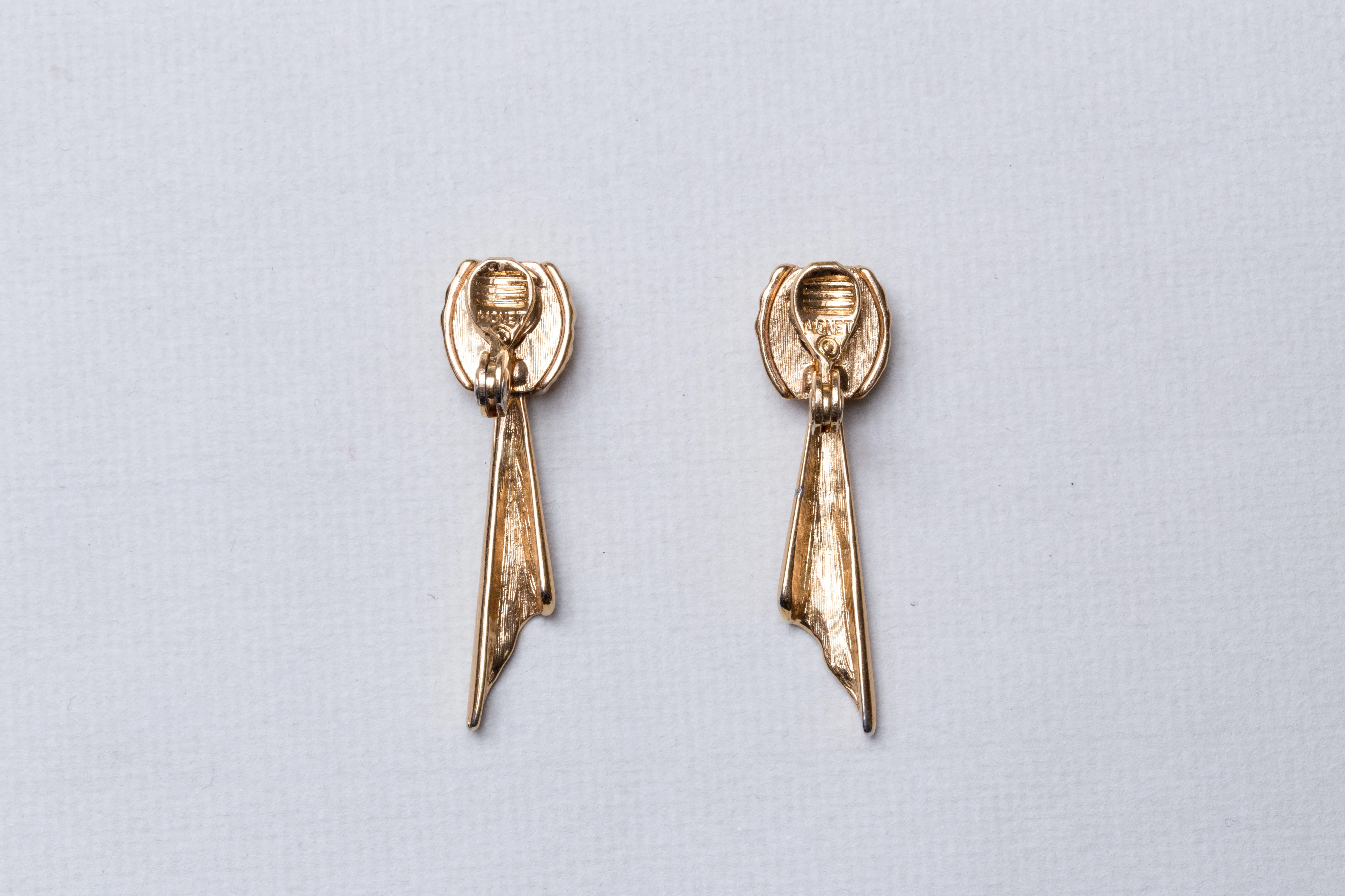 Vintage Gold Dangling Clip-on Earrings - Image 4
