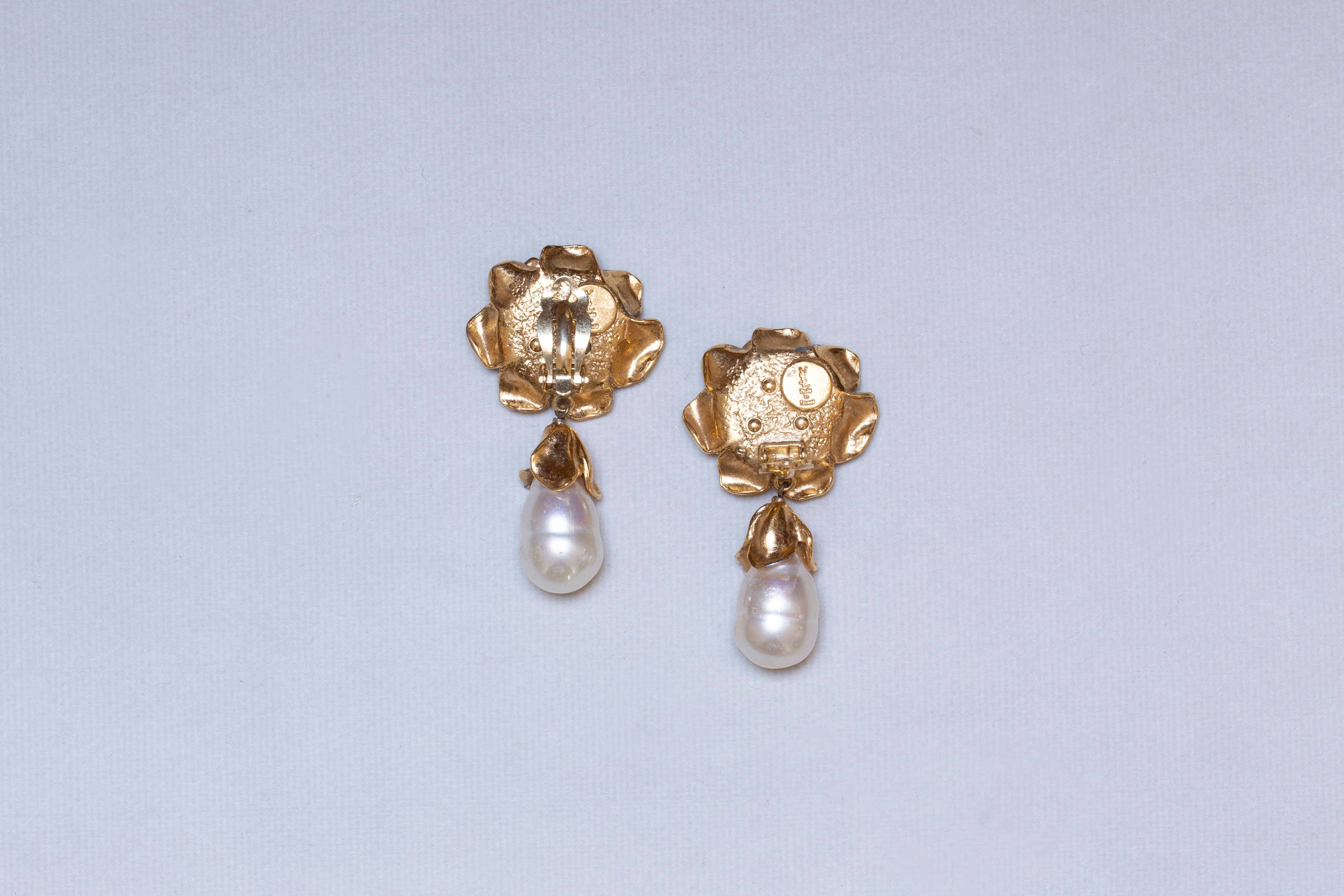 Vintage Gold Flower Clip-on Earrings with Pearls - Image 3