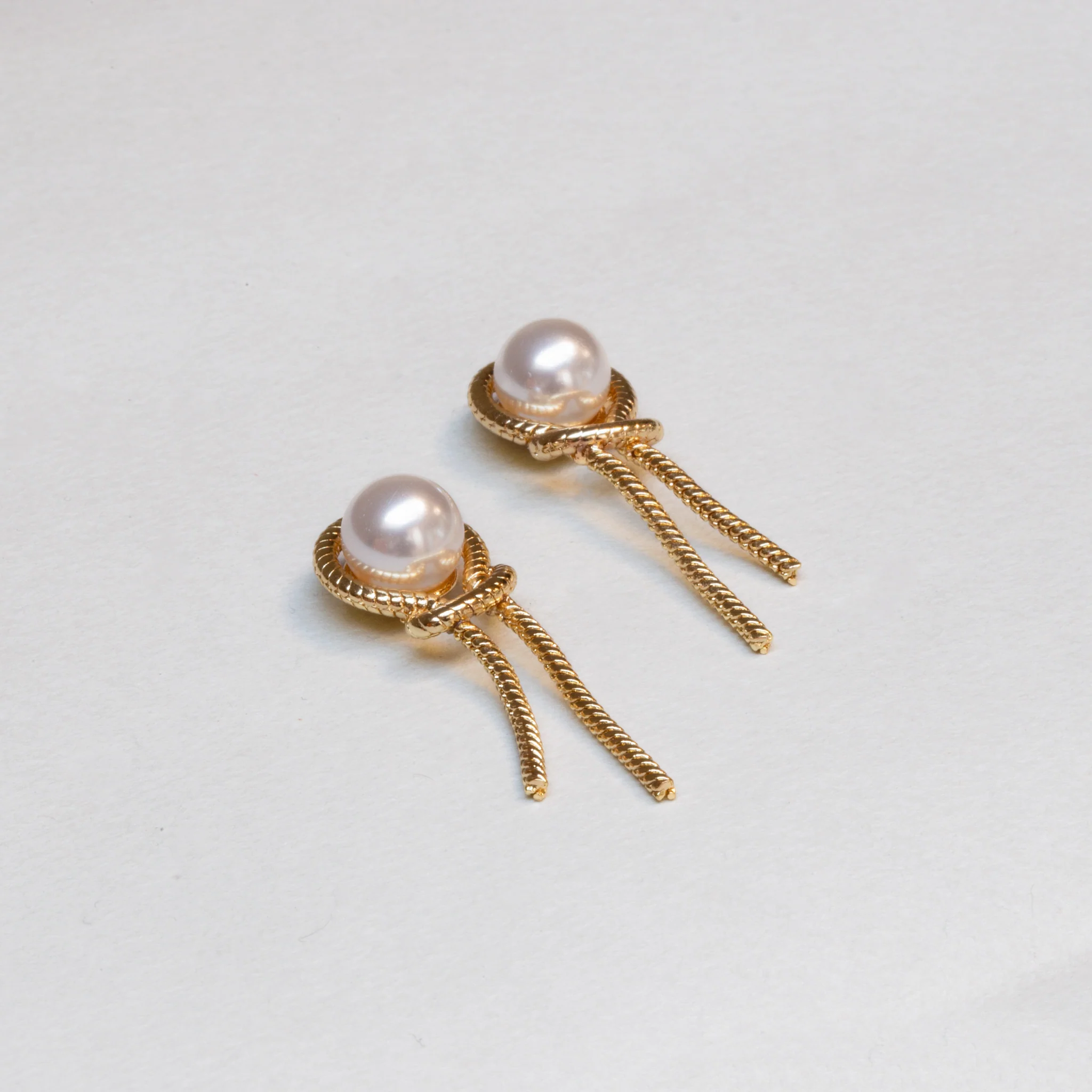 Gold-plated Tassel Earrings with Pearls