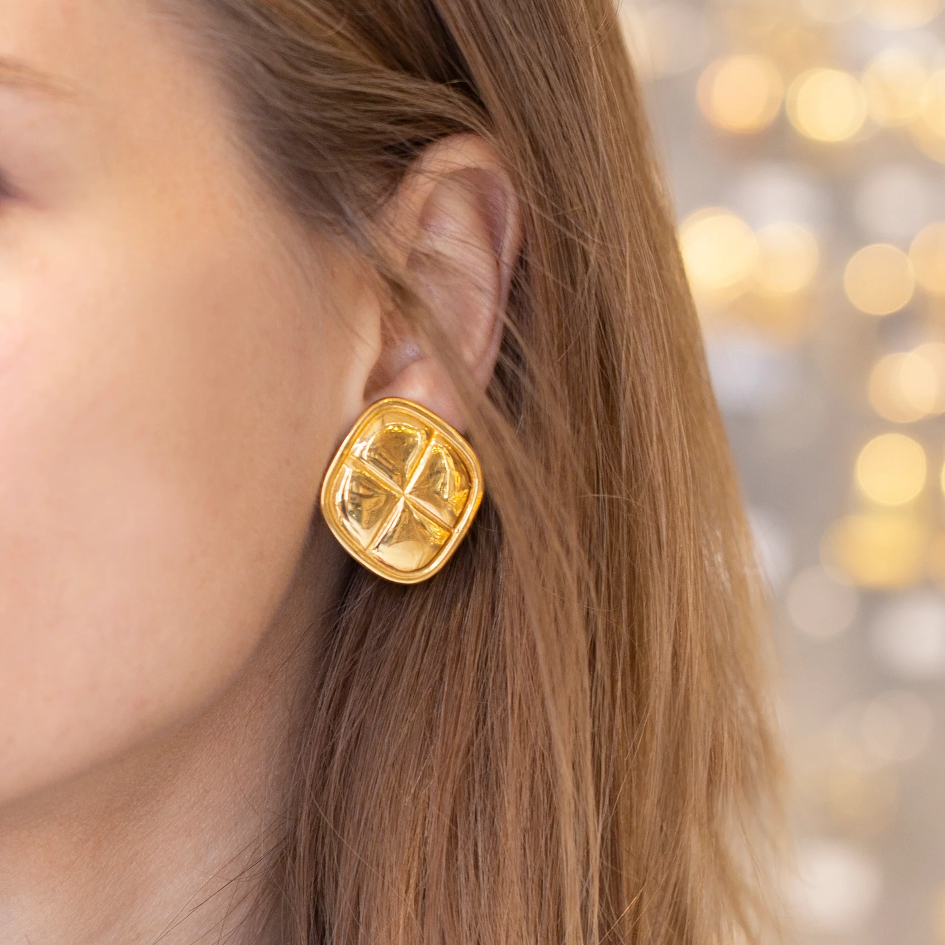 Vintage Gold Rhombus Clip-on Earrings - Image 2