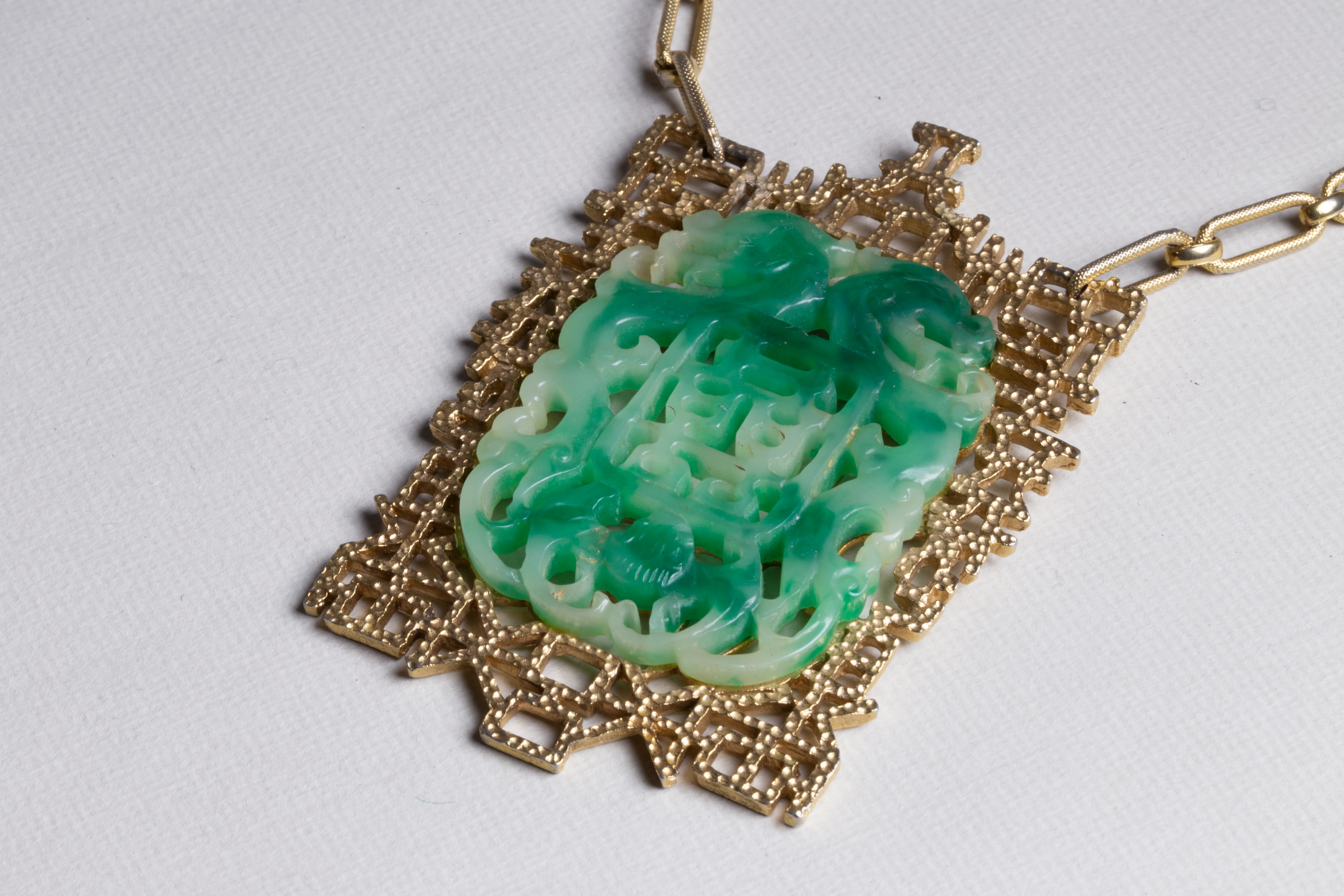 Jade and Gold Costume Pendant Necklace - Image 5