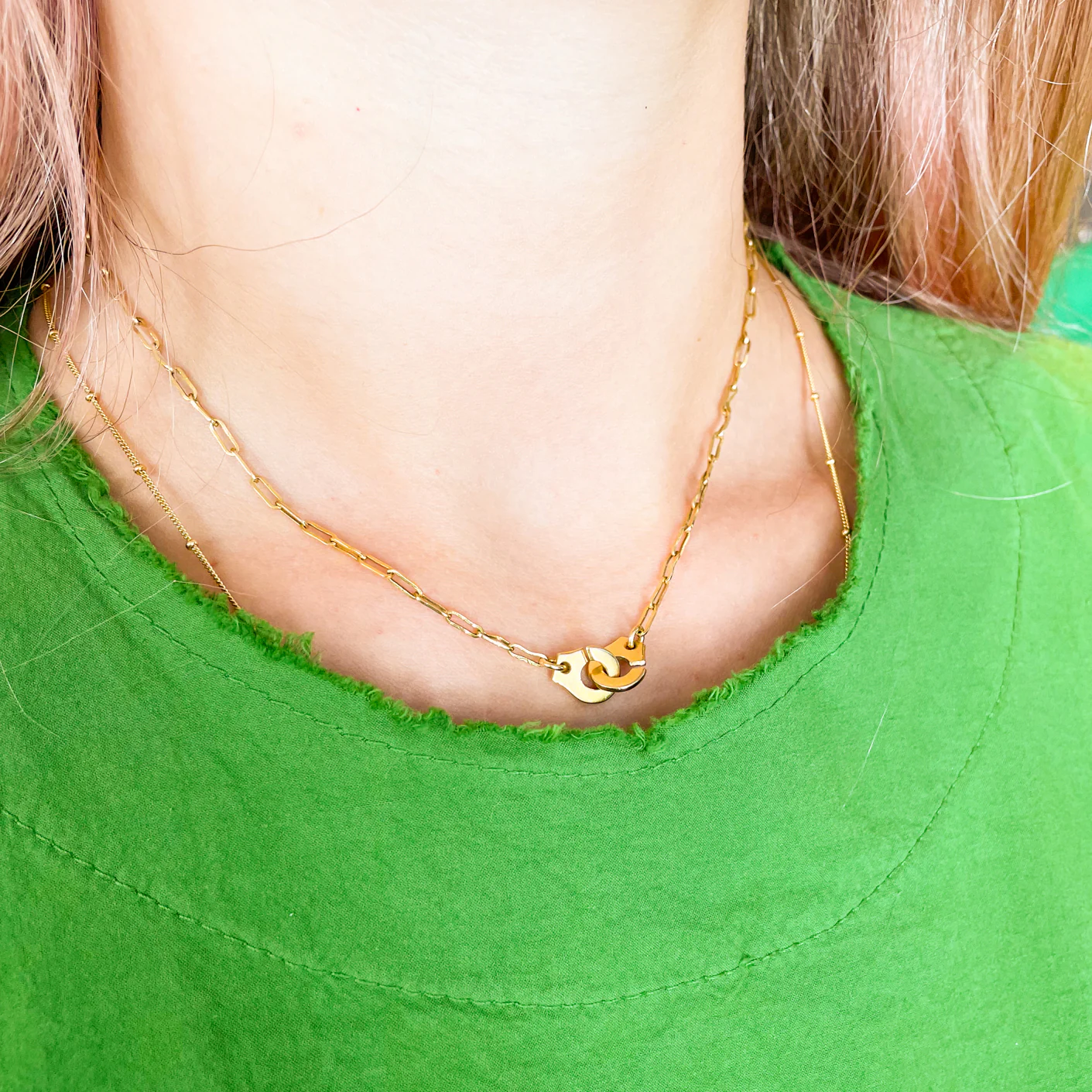 Vintage Dinh Van Menottes R10 Yellow Gold Necklace - Image 2