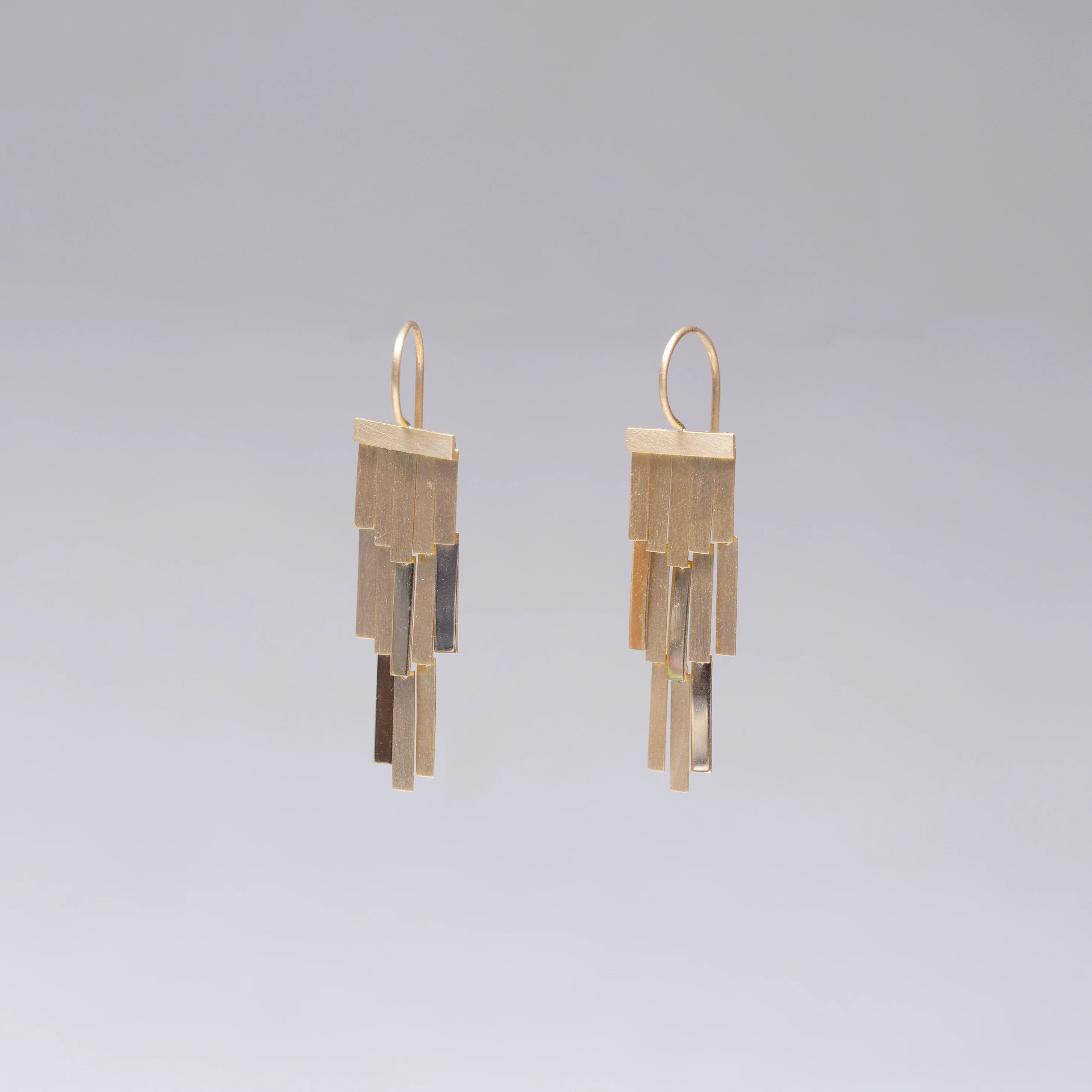 18ct Gold Rainfall Earrings - Image 2