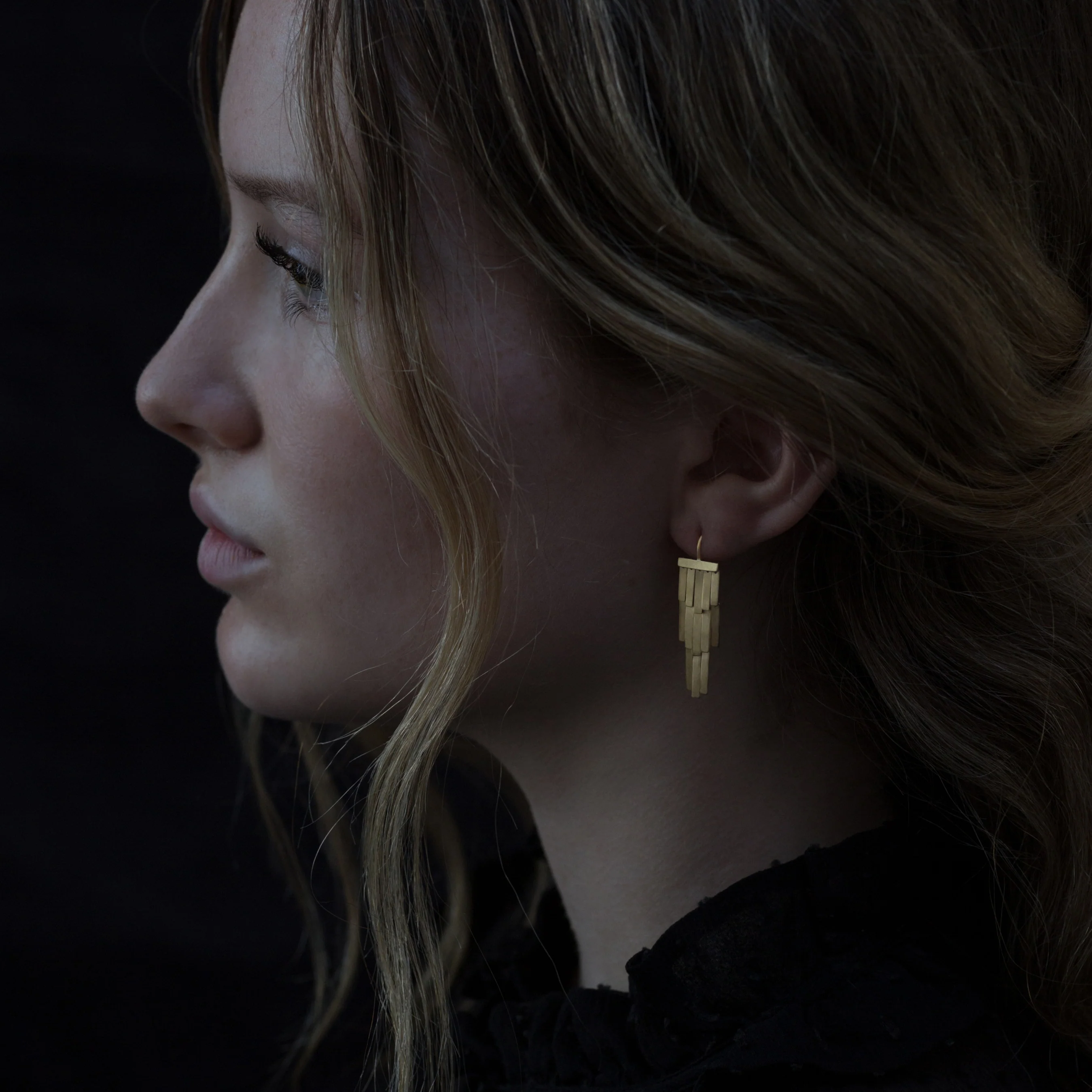 18ct Gold Rainfall Earrings - Image 4