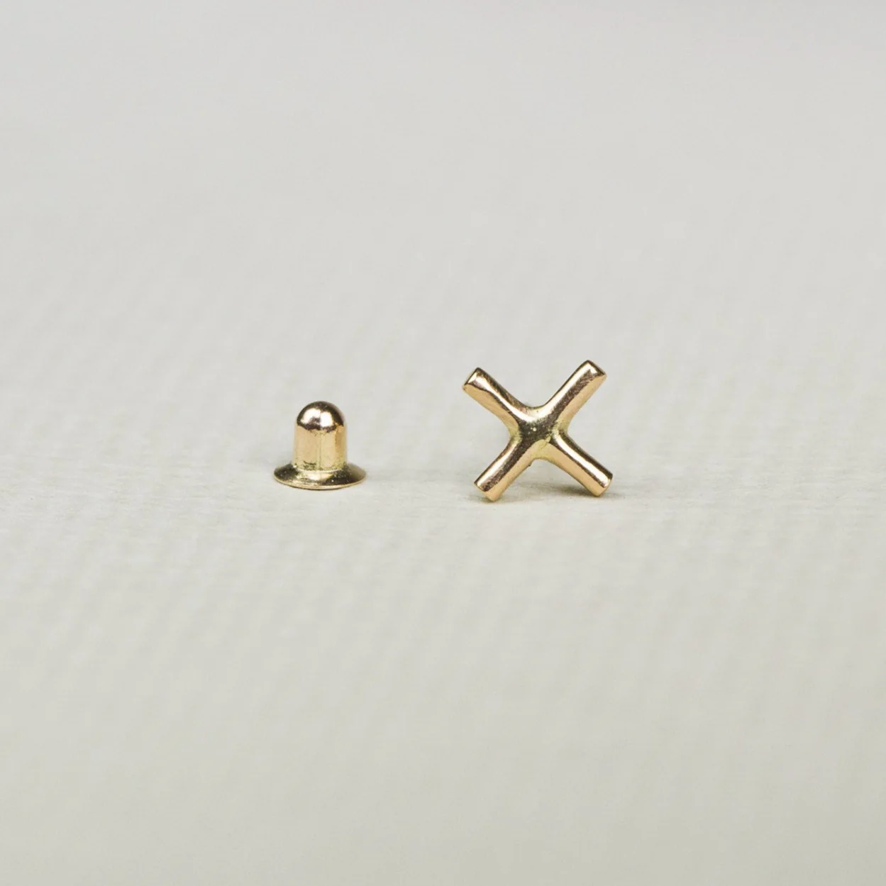 Rose Gold Kiss Cartilage Screw Back Earring