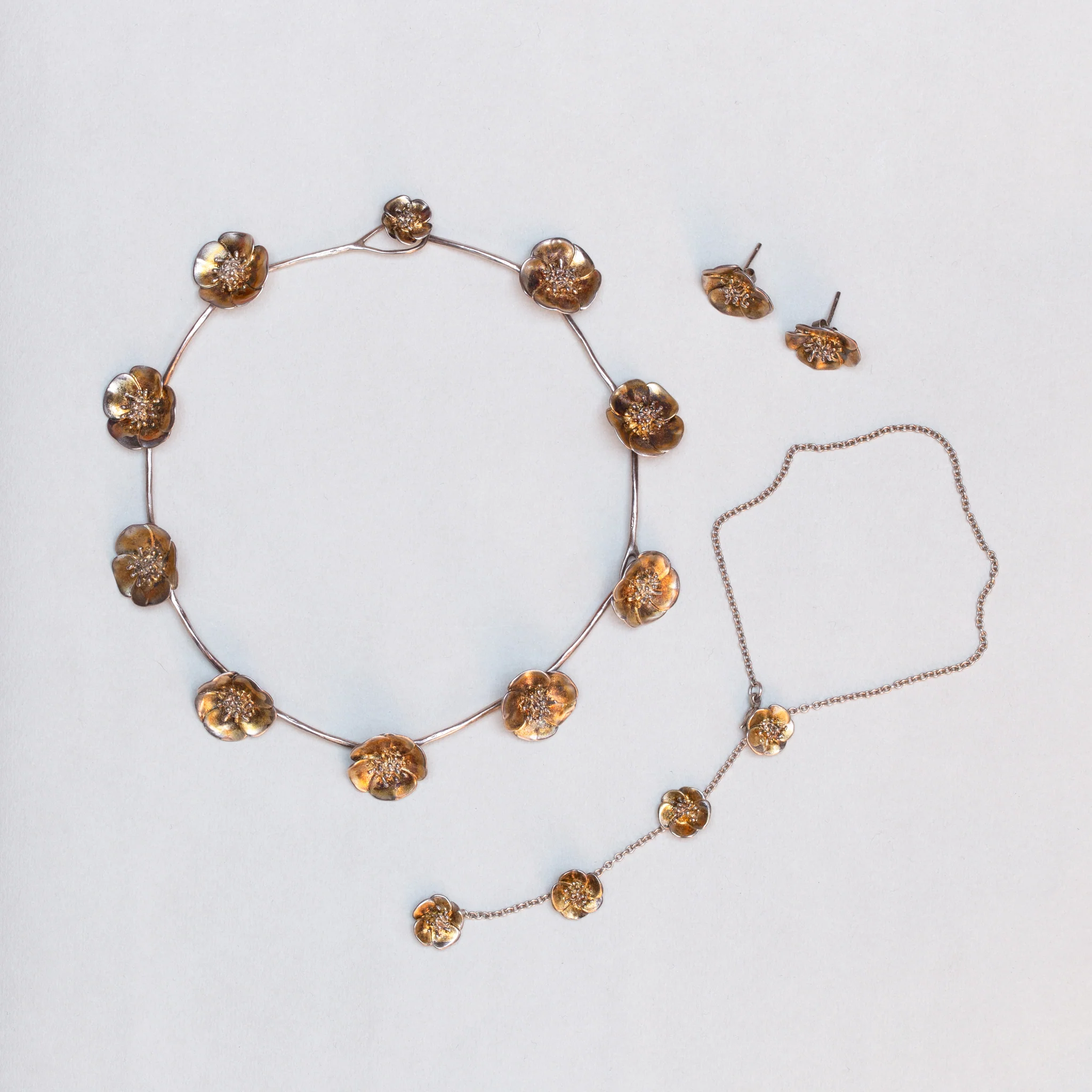 daisy bracelet
