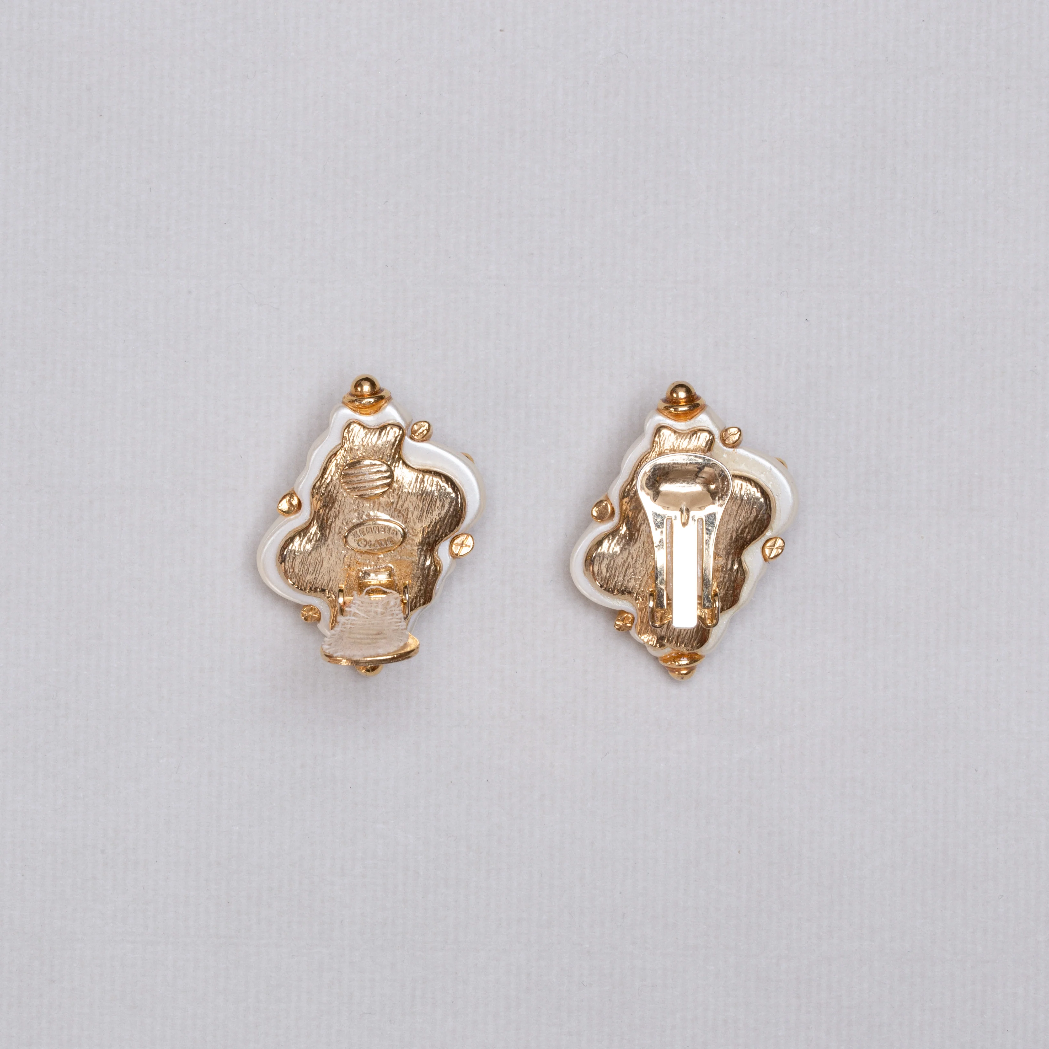 Vintage Shell Clip-on Earrings - Image 3