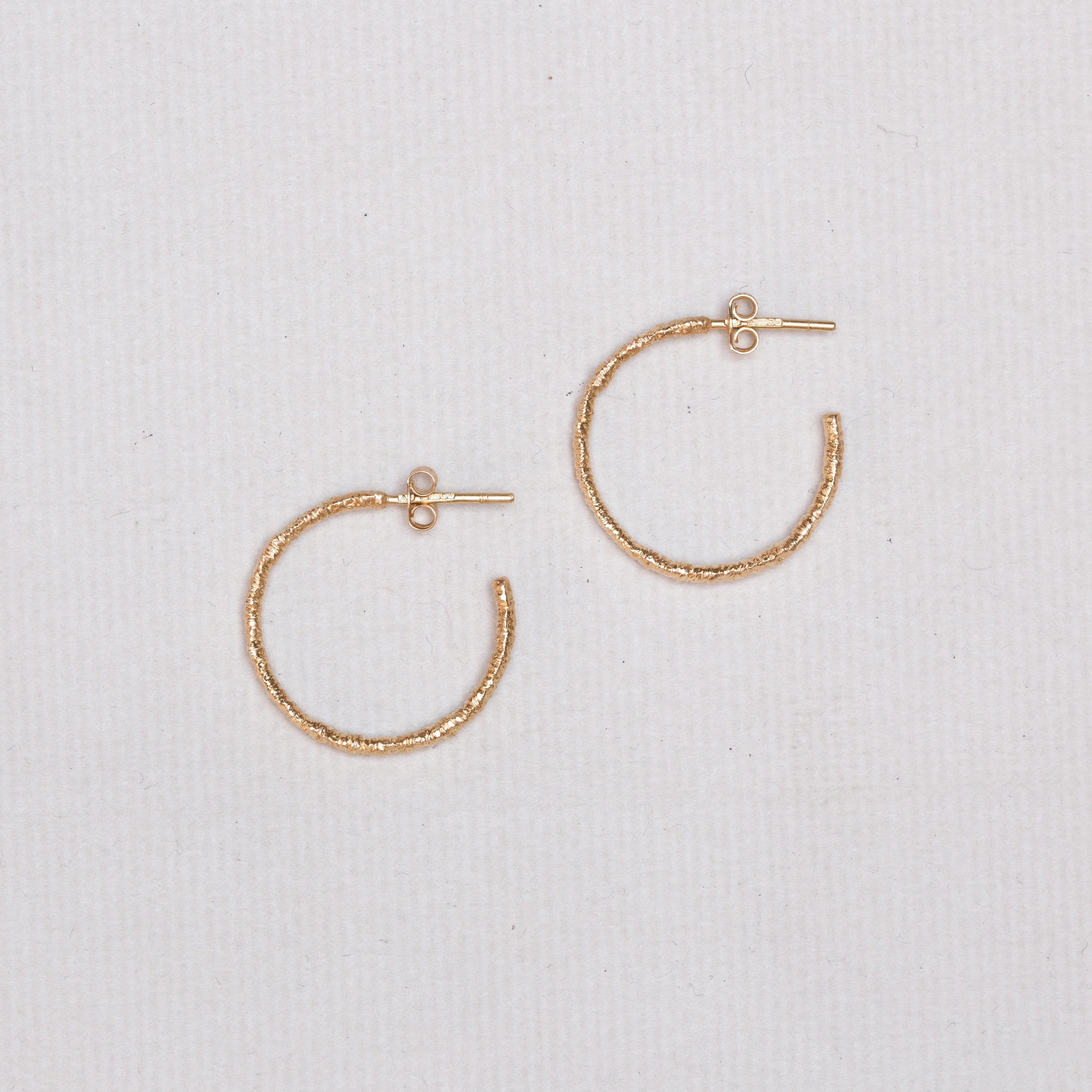 Straight Stitch Hoop Earrings Medium - Image 3