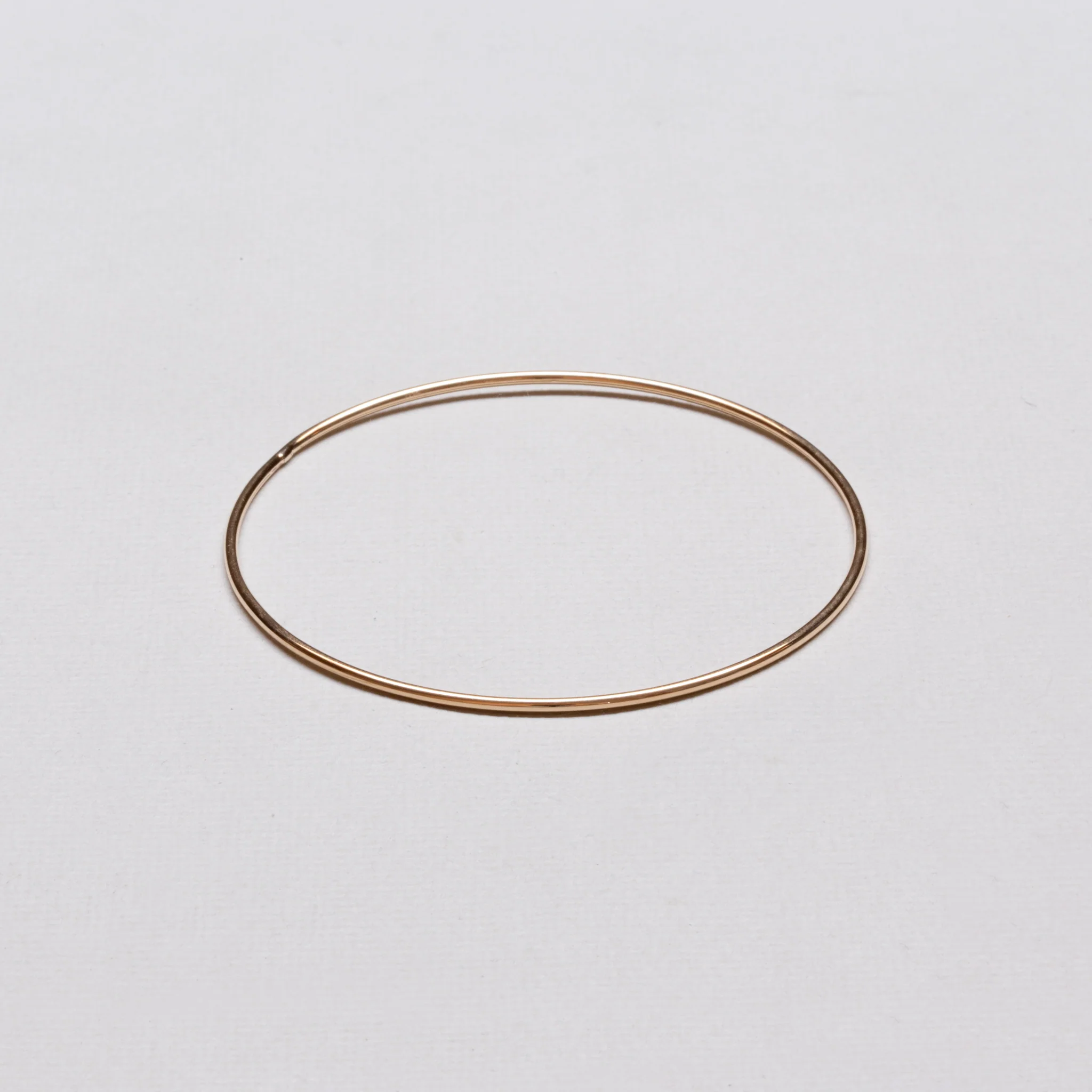 Thin 18ct Gold Bangle Bracelet