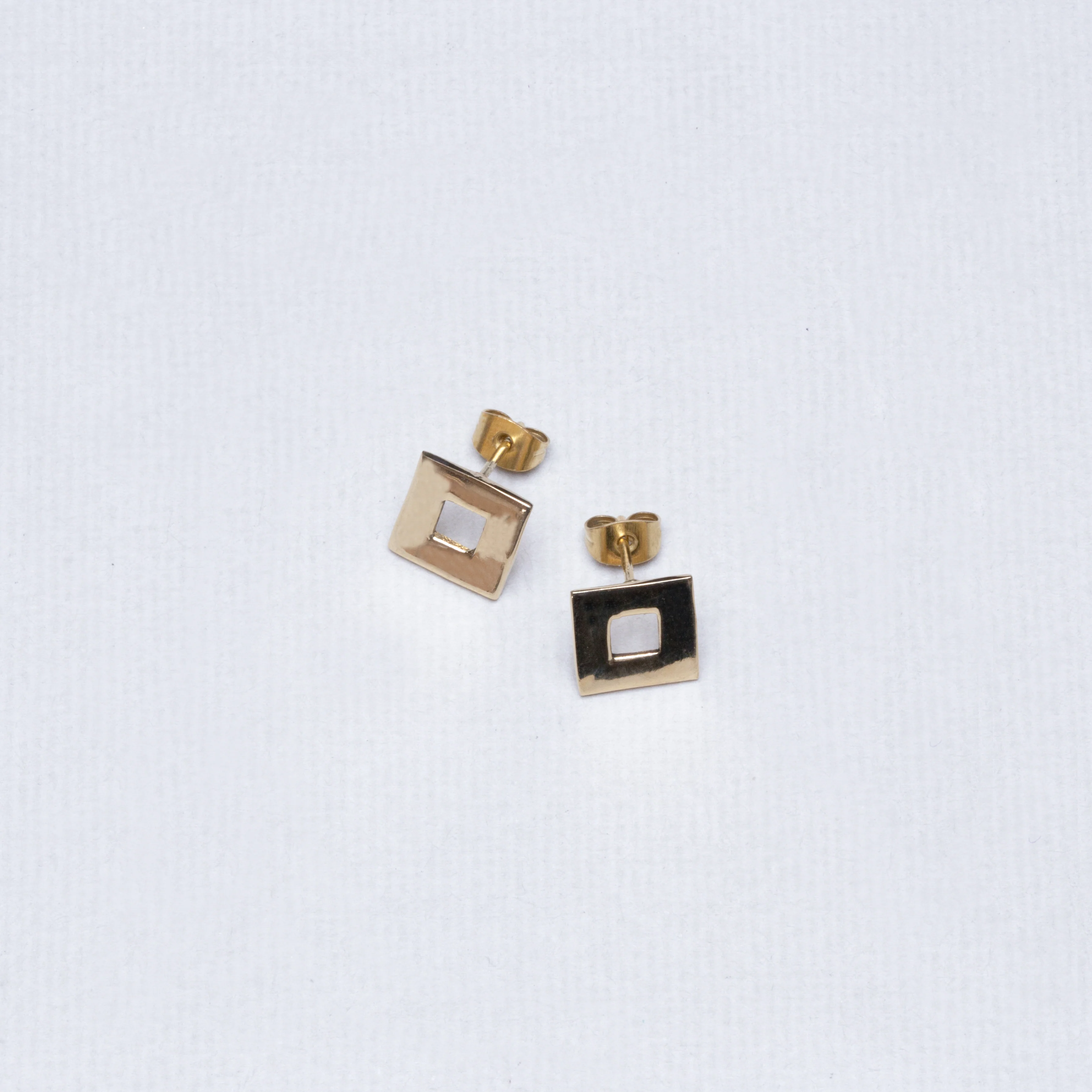 Trinny Vintage Stud Earrings - Image 4