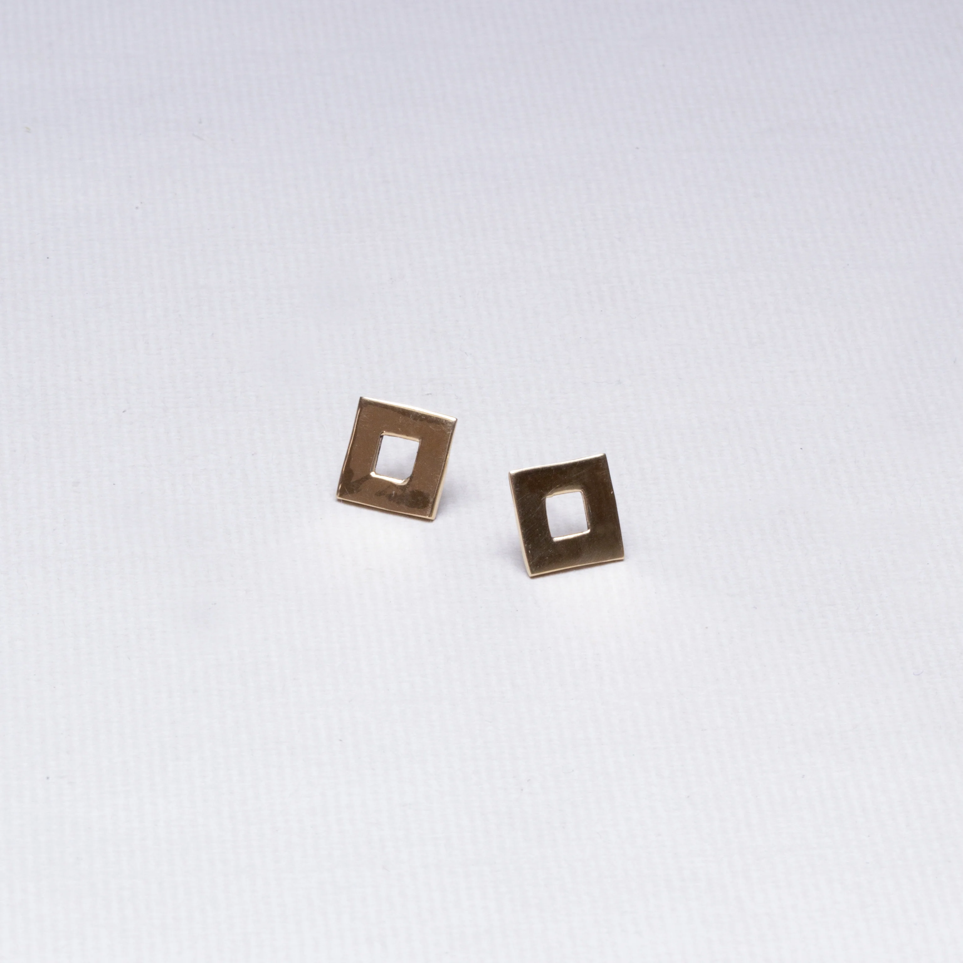 Trinny Vintage Stud Earrings - Image 6