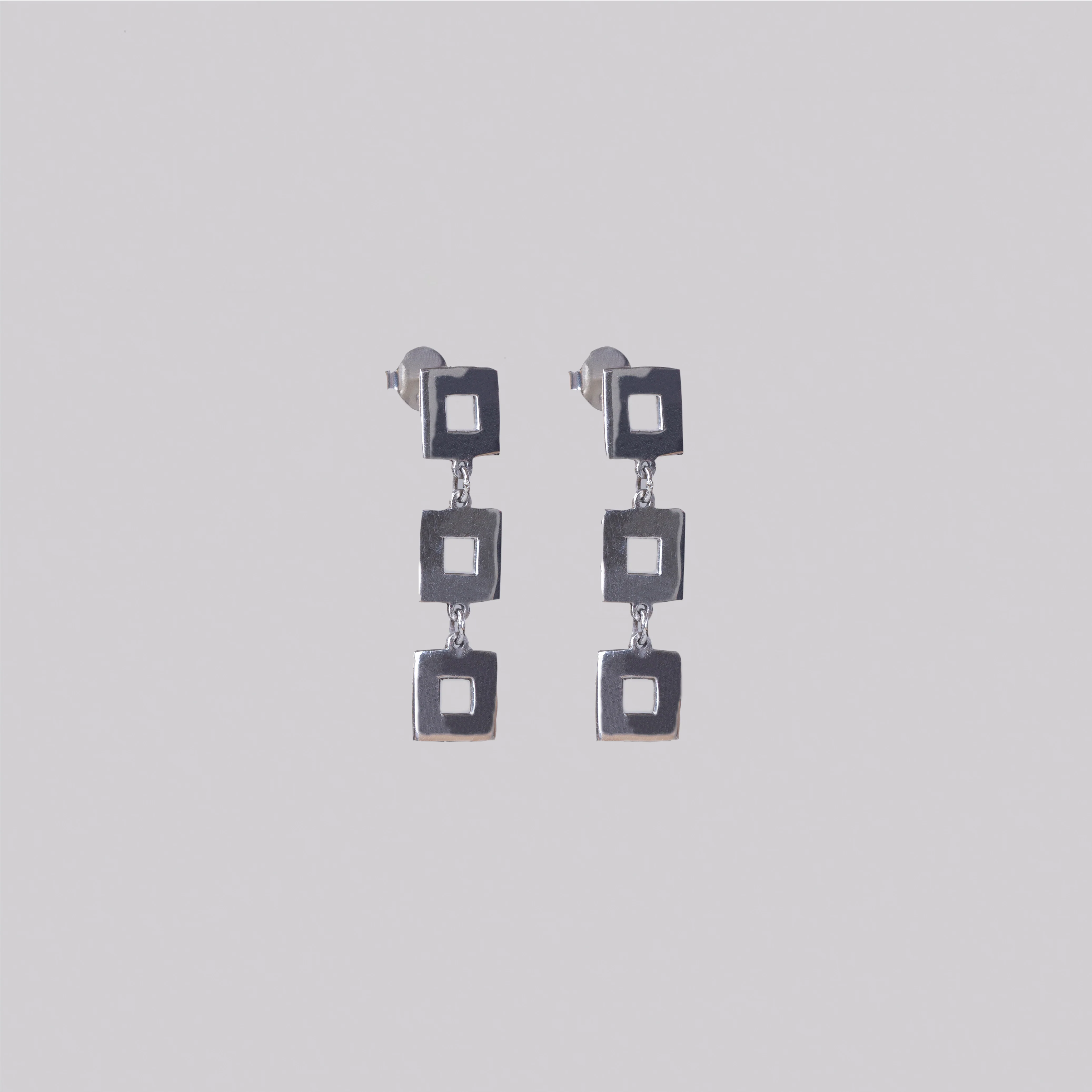 Trinny Vintage Stud Earrings - Image 8