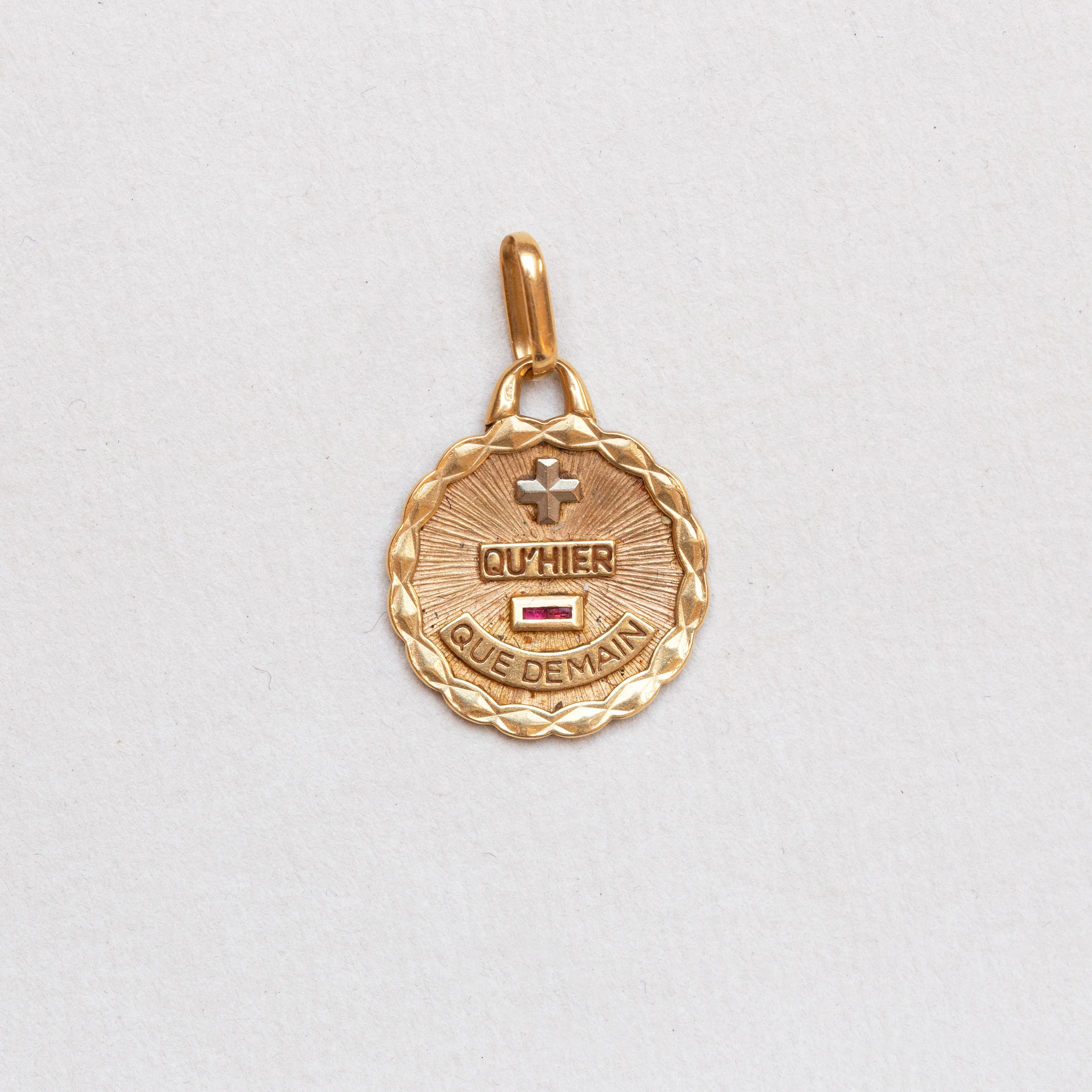 Vintage 18ct Gold Pendant with Rubies