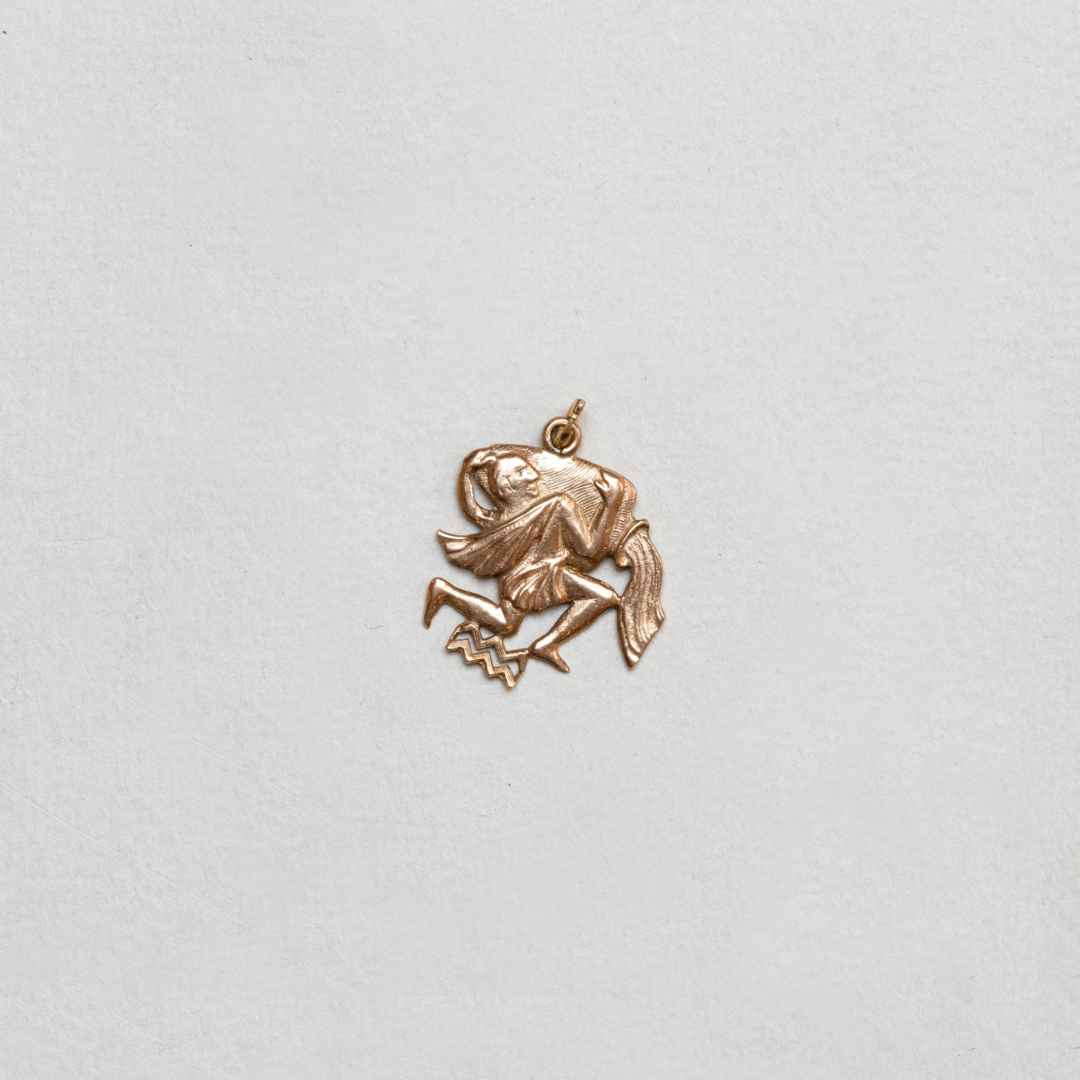 Vintage 9ct Gold Aquarius Charm Pendant