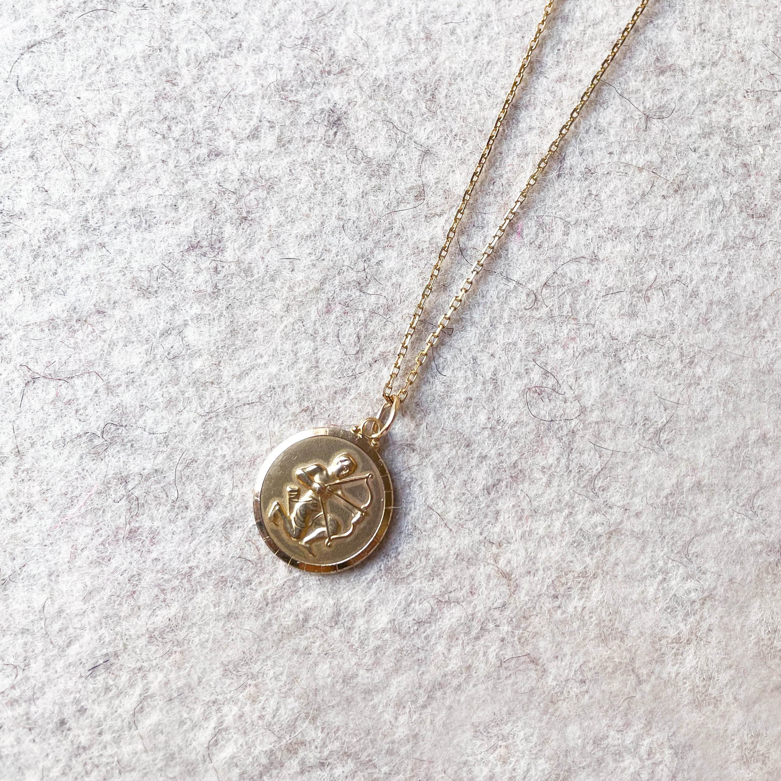 Vintage 9ct Gold Aquarius Pendant Charm - Image 2