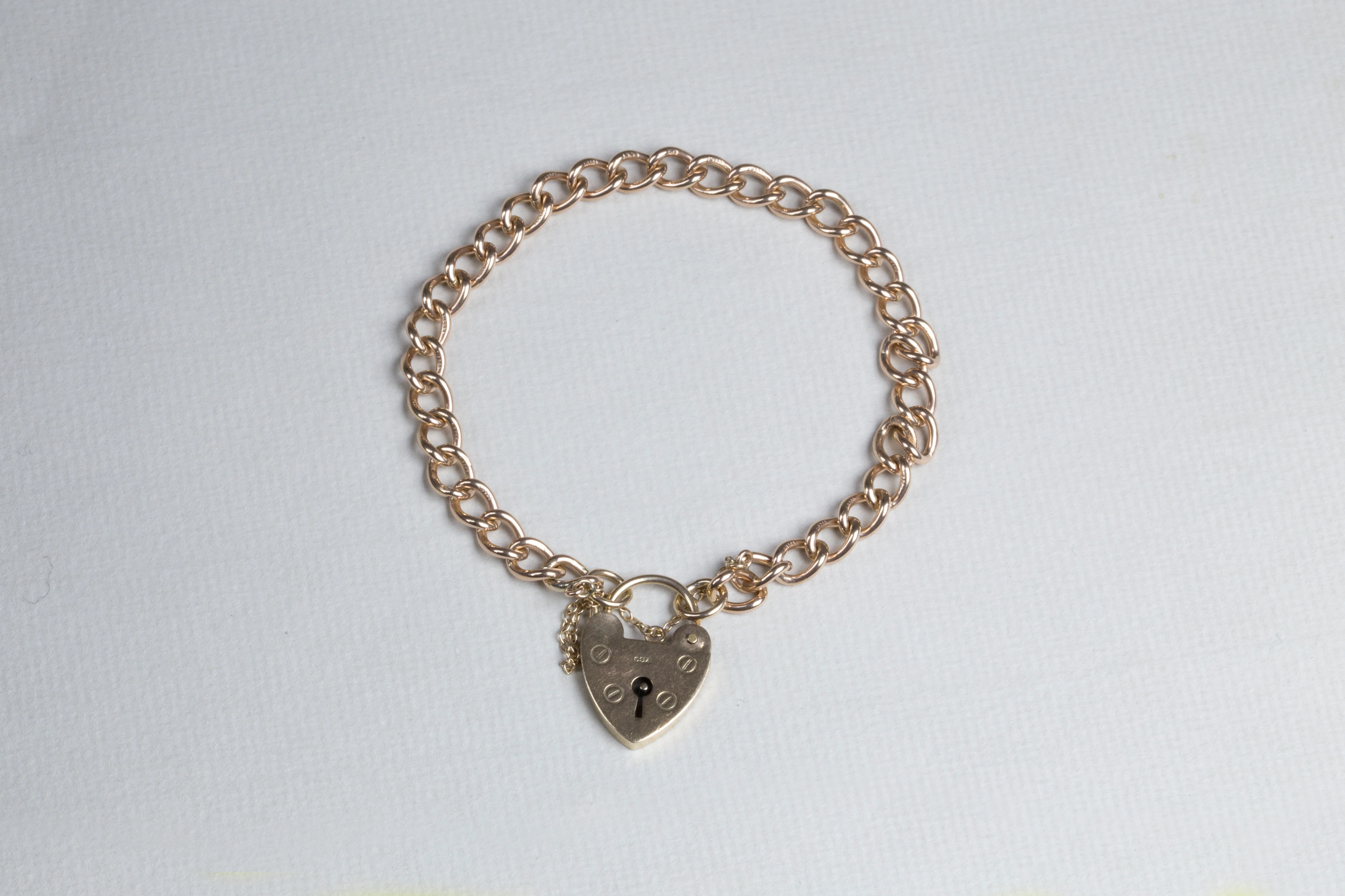 Vintage 9ct Gold Heart Bracelet - Image 2