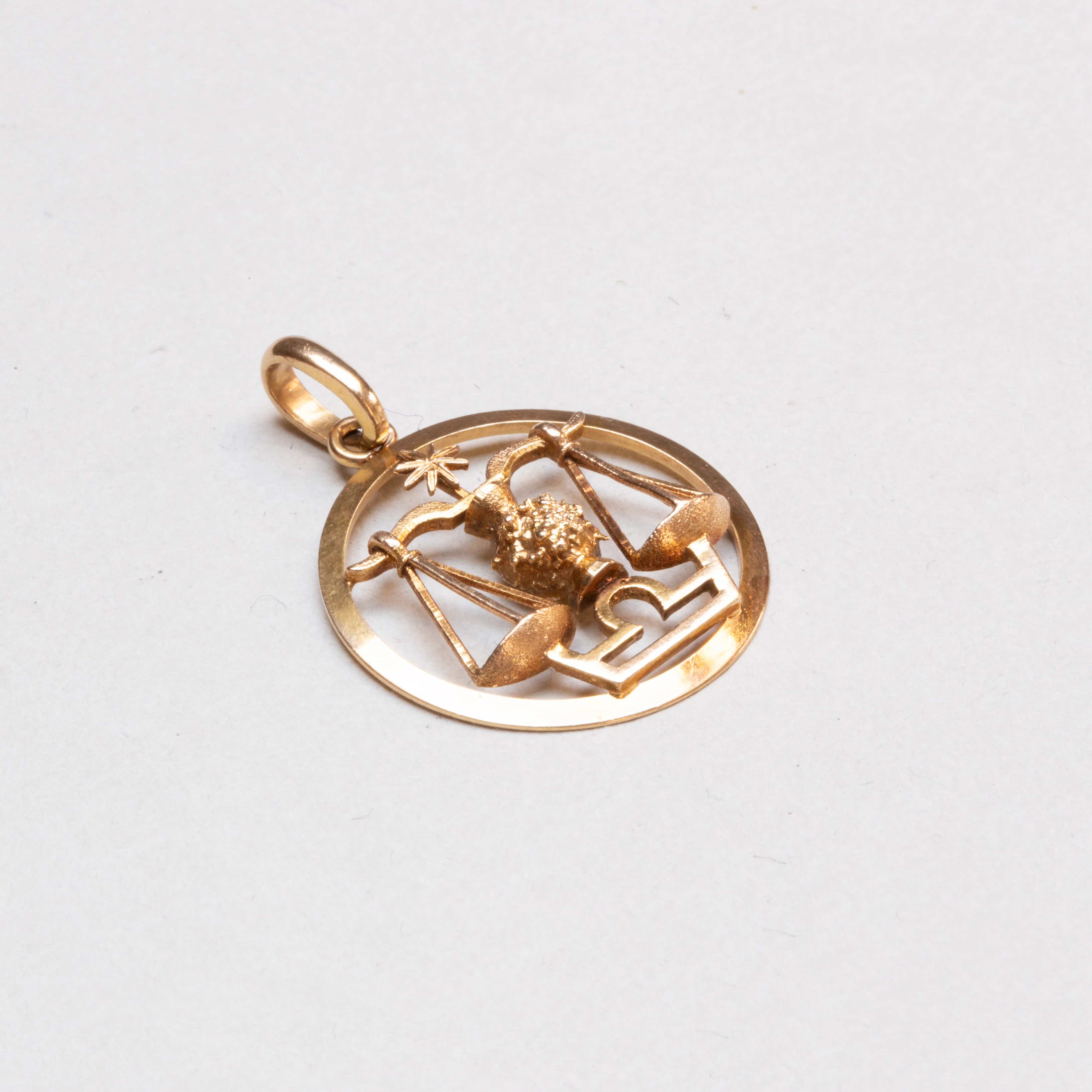 Vintage 9ct Gold Libra Charm Pendant - Image 2