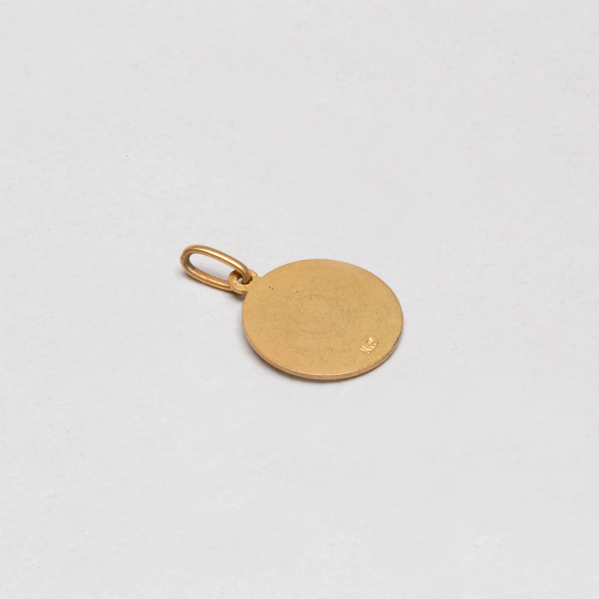 Vintage 9ct Gold Madonna Pendant (Small) - Image 5