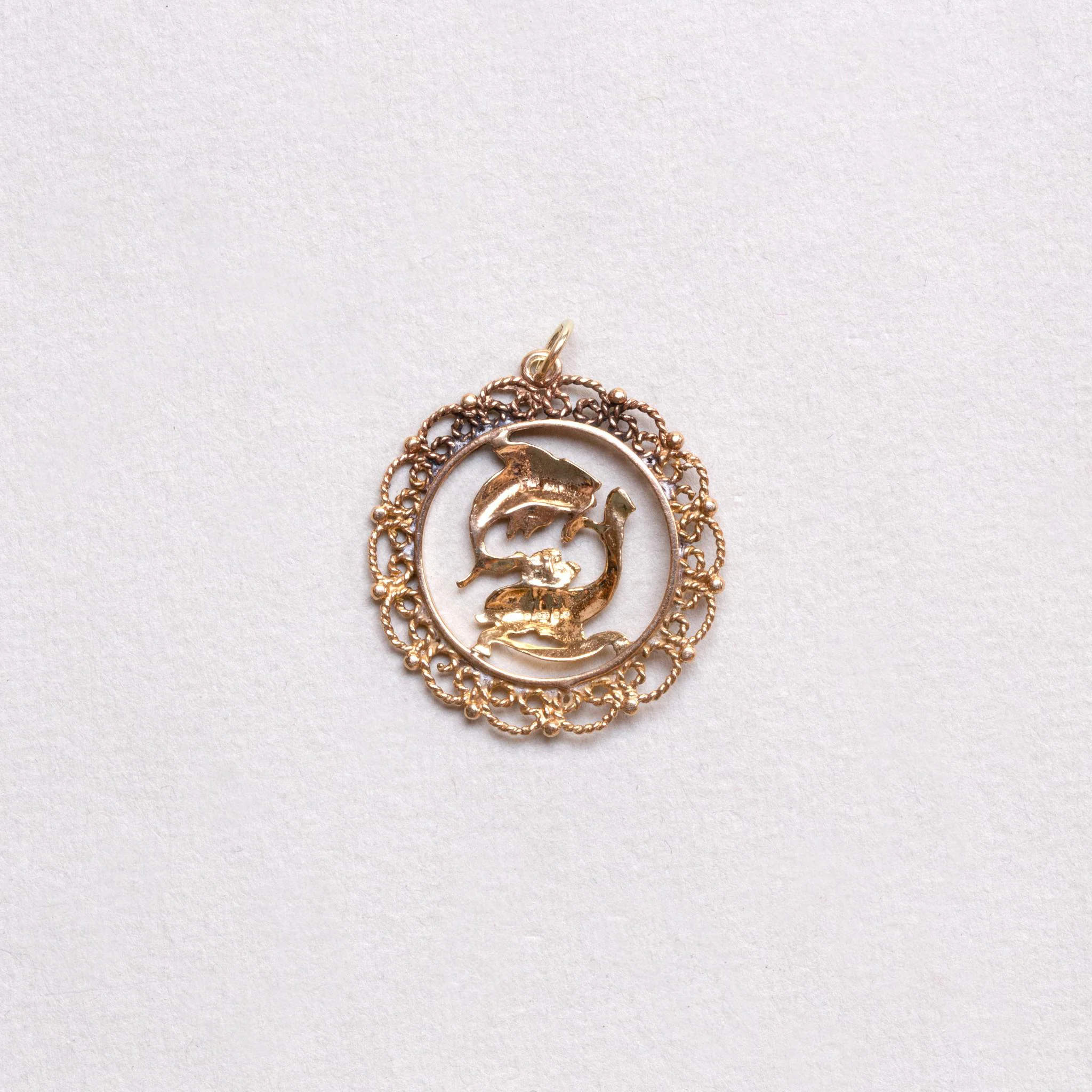 Vintage 9ct Gold Pisces Charm Pendant - Image 3