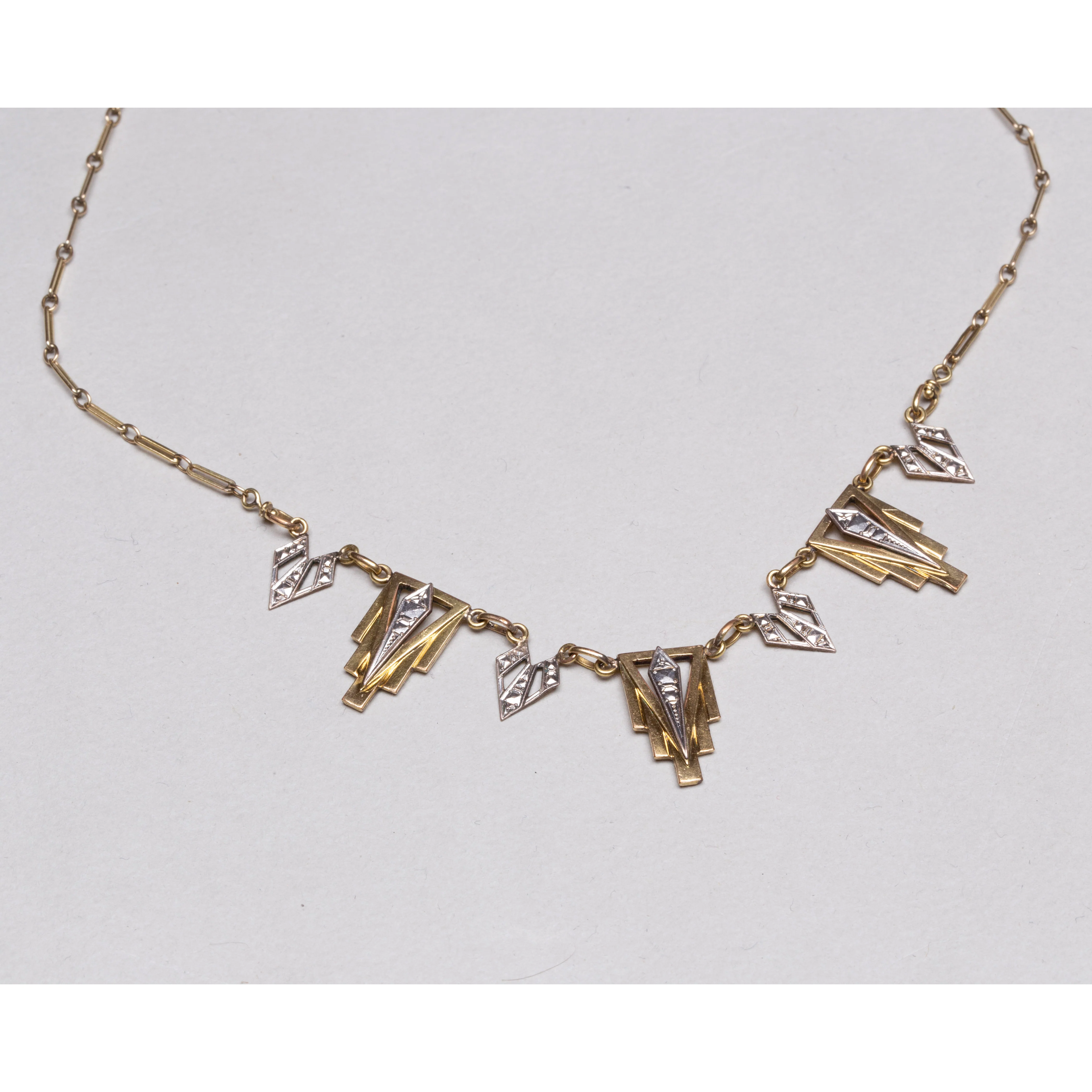 Vintage Art Deco Gold and Platinum Necklace with Diamonds - Image 3