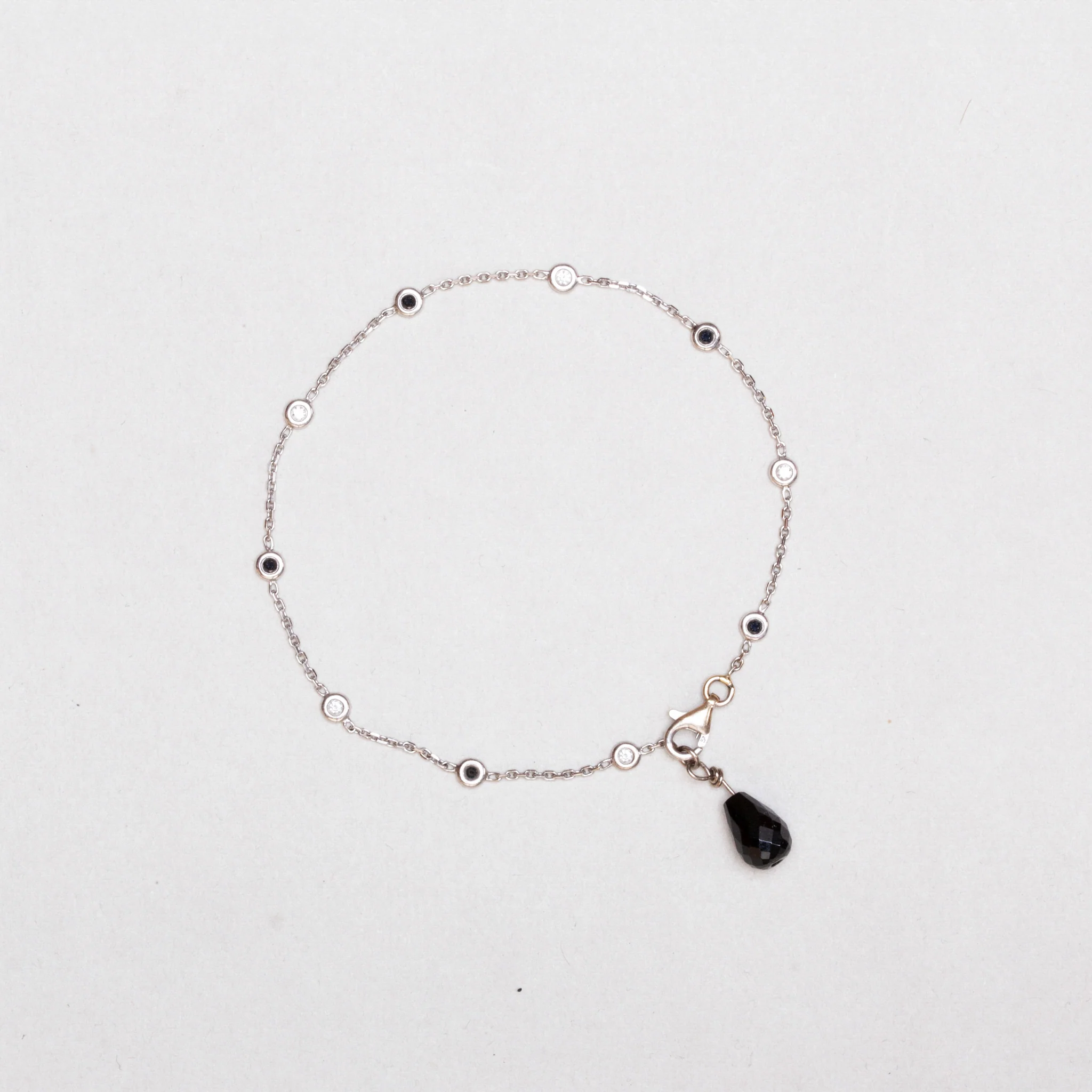 Vintage White Gold Bracelet with Black Onyx and Diamonds - Image 2