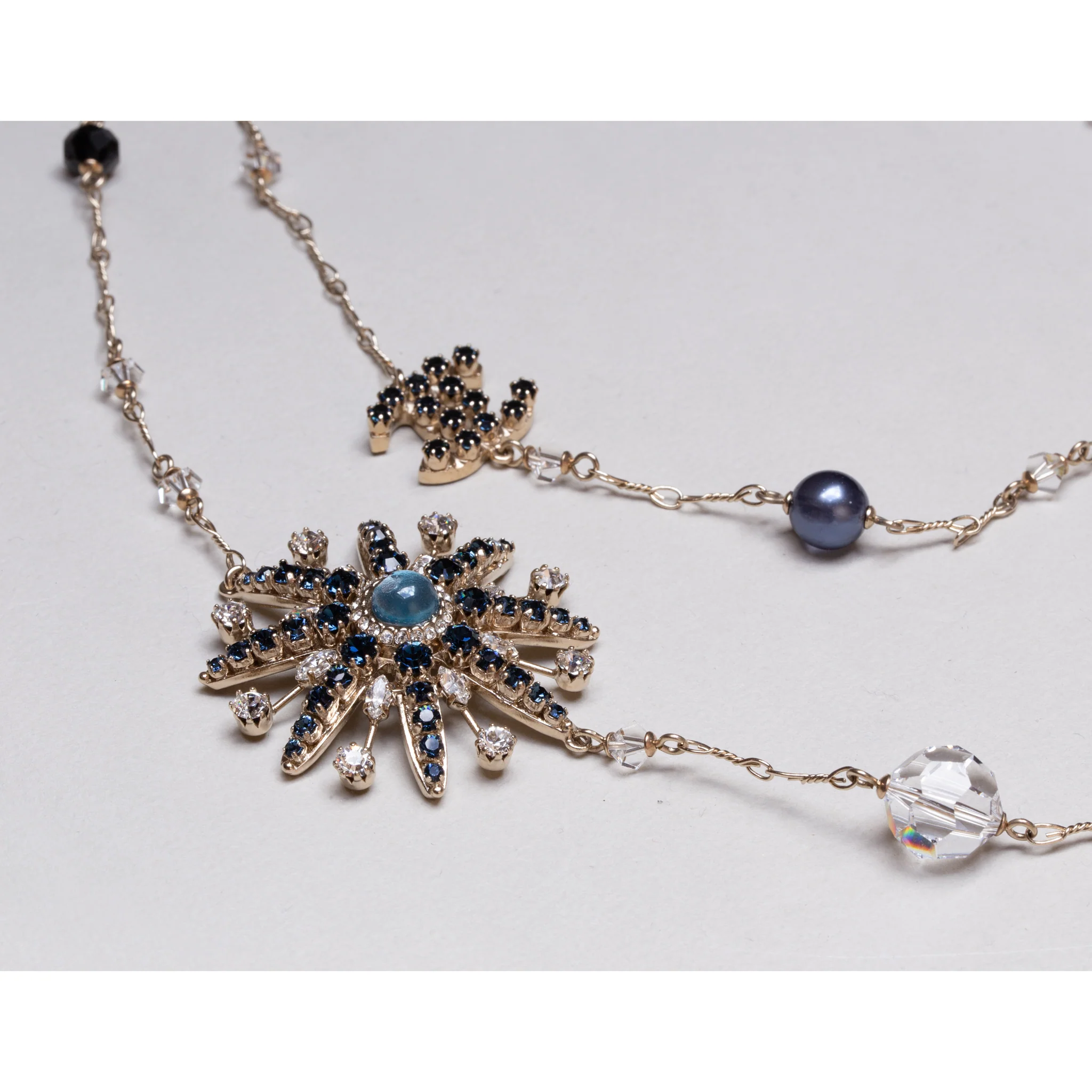 Vintage Chanel Gold Starburst Chain Necklace - Image 4