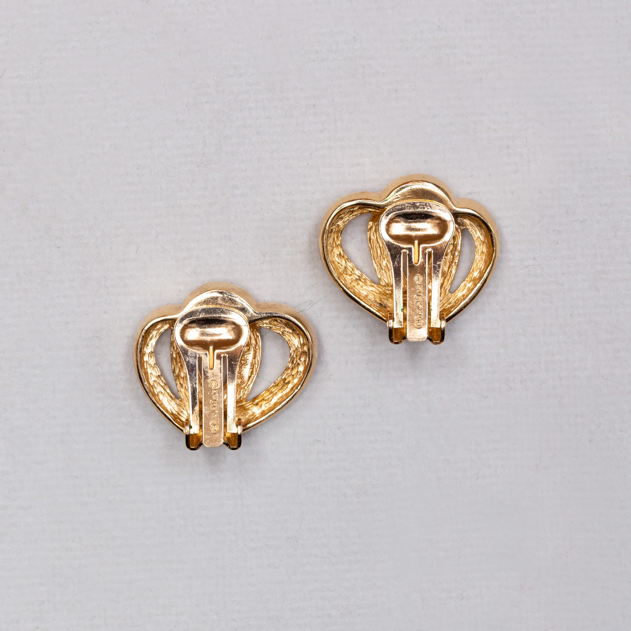 Vintage Christian Dior Lined Gold Heart Clip-on Earrings - Image 2